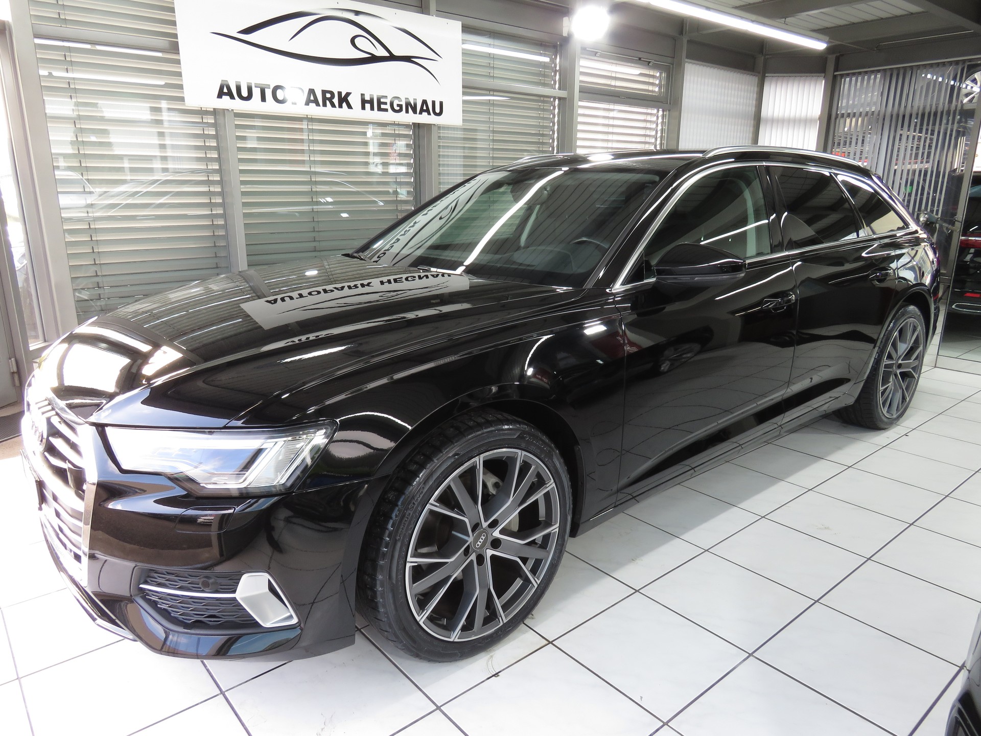 AUDI A6 Avant 40 TDI Sport Attraction Quattro S-tronic (Automat)-image-0