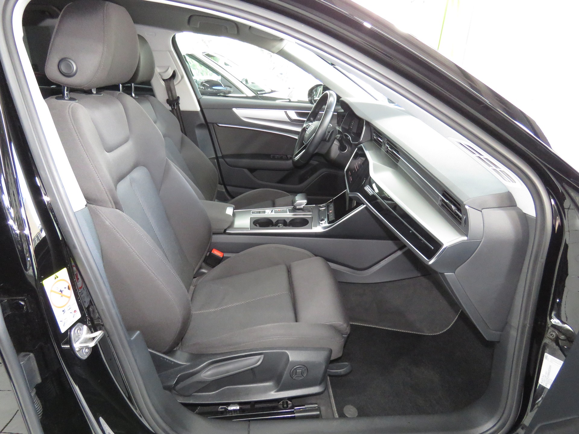 AUDI A6 Avant 40 TDI Sport Attraction Quattro S-tronic (Automat)-image-11