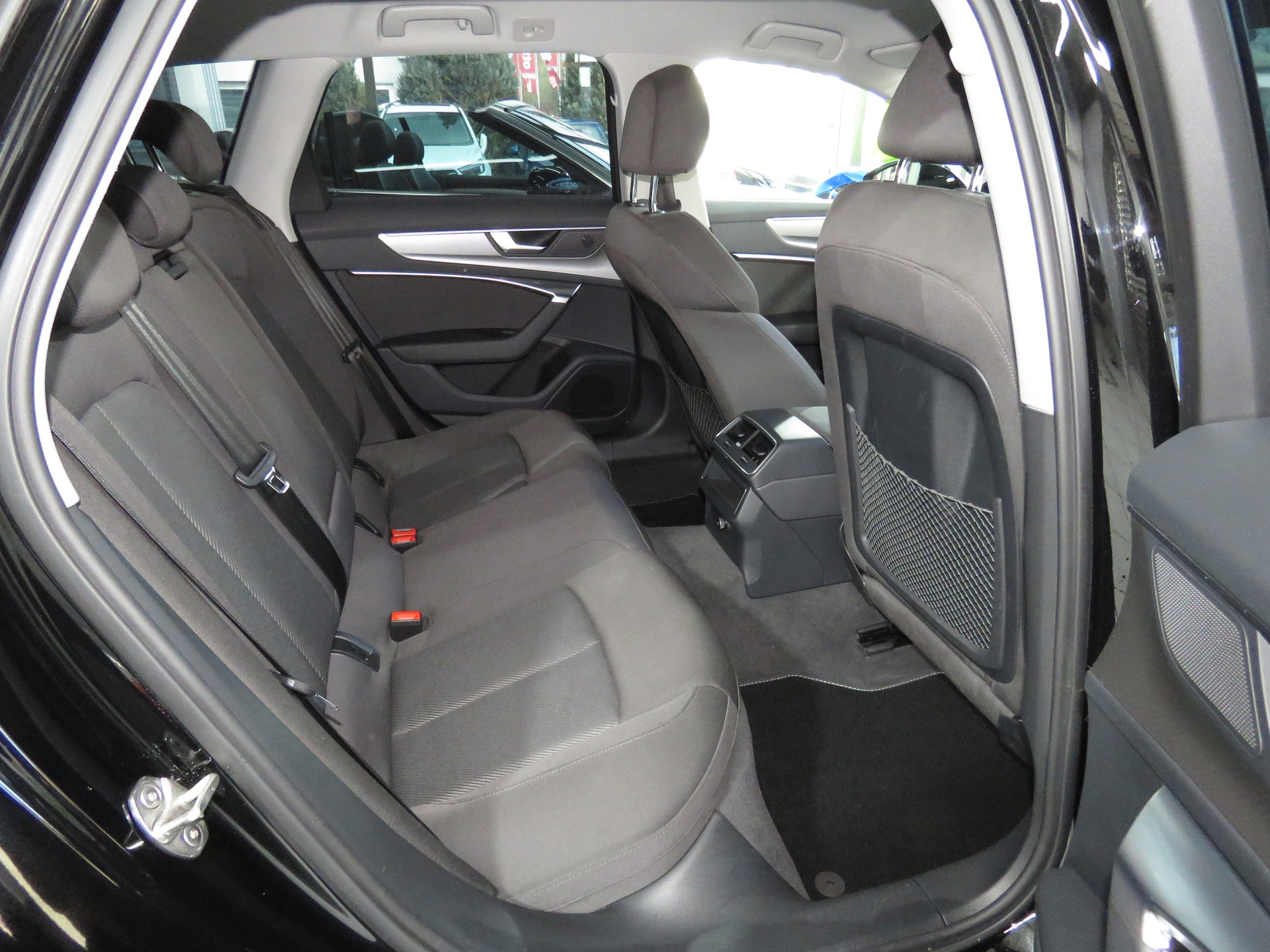 AUDI A6 Avant 40 TDI Sport Attraction Quattro S-tronic (Automat)-image-12