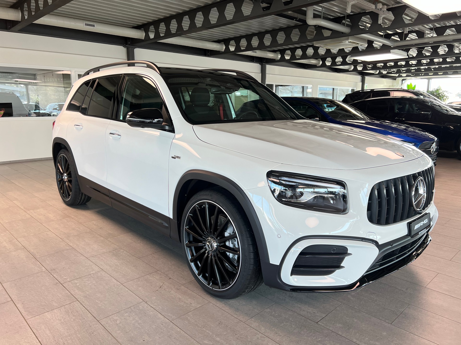 MERCEDES-BENZ GLB AMG 35 4Matic 8G-Tronic-image-2