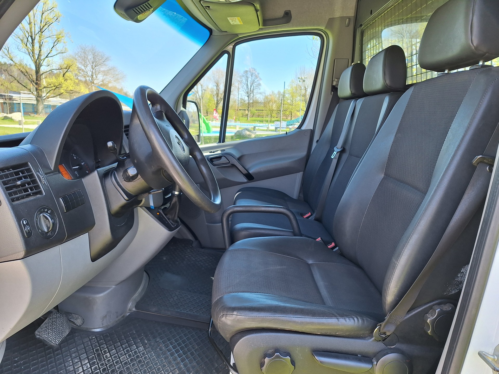 MERCEDES-BENZ Sprinter 516 CDI Standard 4x4 Automat-image-8