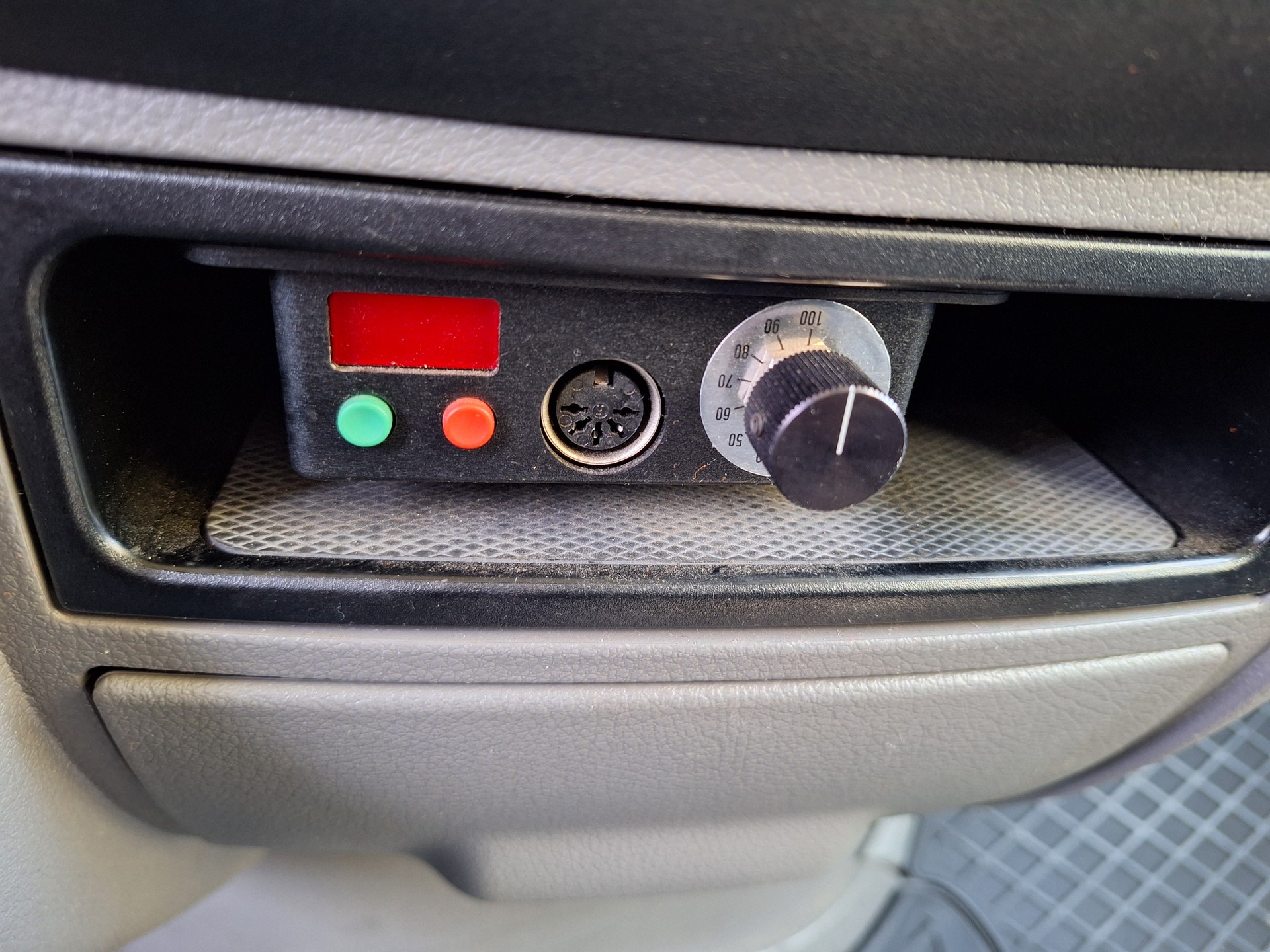 MERCEDES-BENZ Sprinter 516 CDI Standard 4x4 Automat-image-14