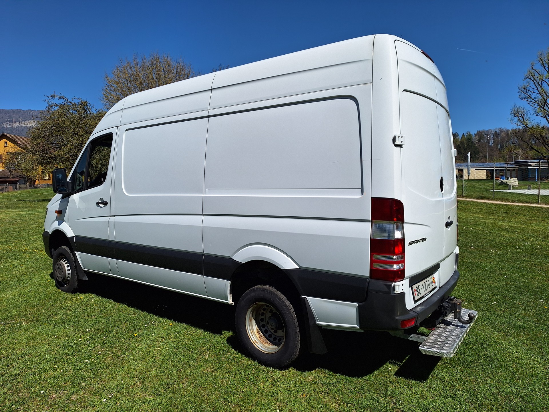 MERCEDES-BENZ Sprinter 516 CDI Standard 4x4 Automat-image-5