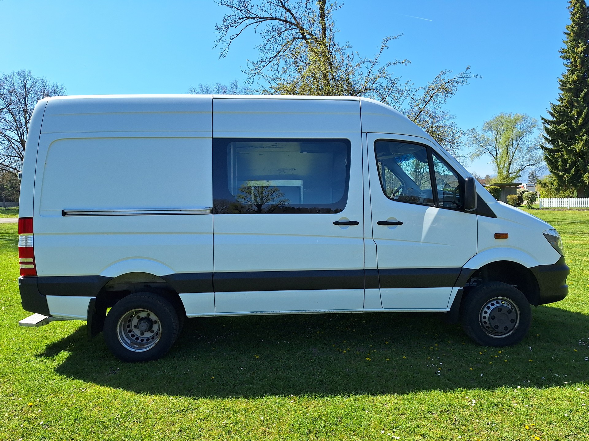 MERCEDES-BENZ Sprinter 516 CDI Standard 4x4 Automat-image-2