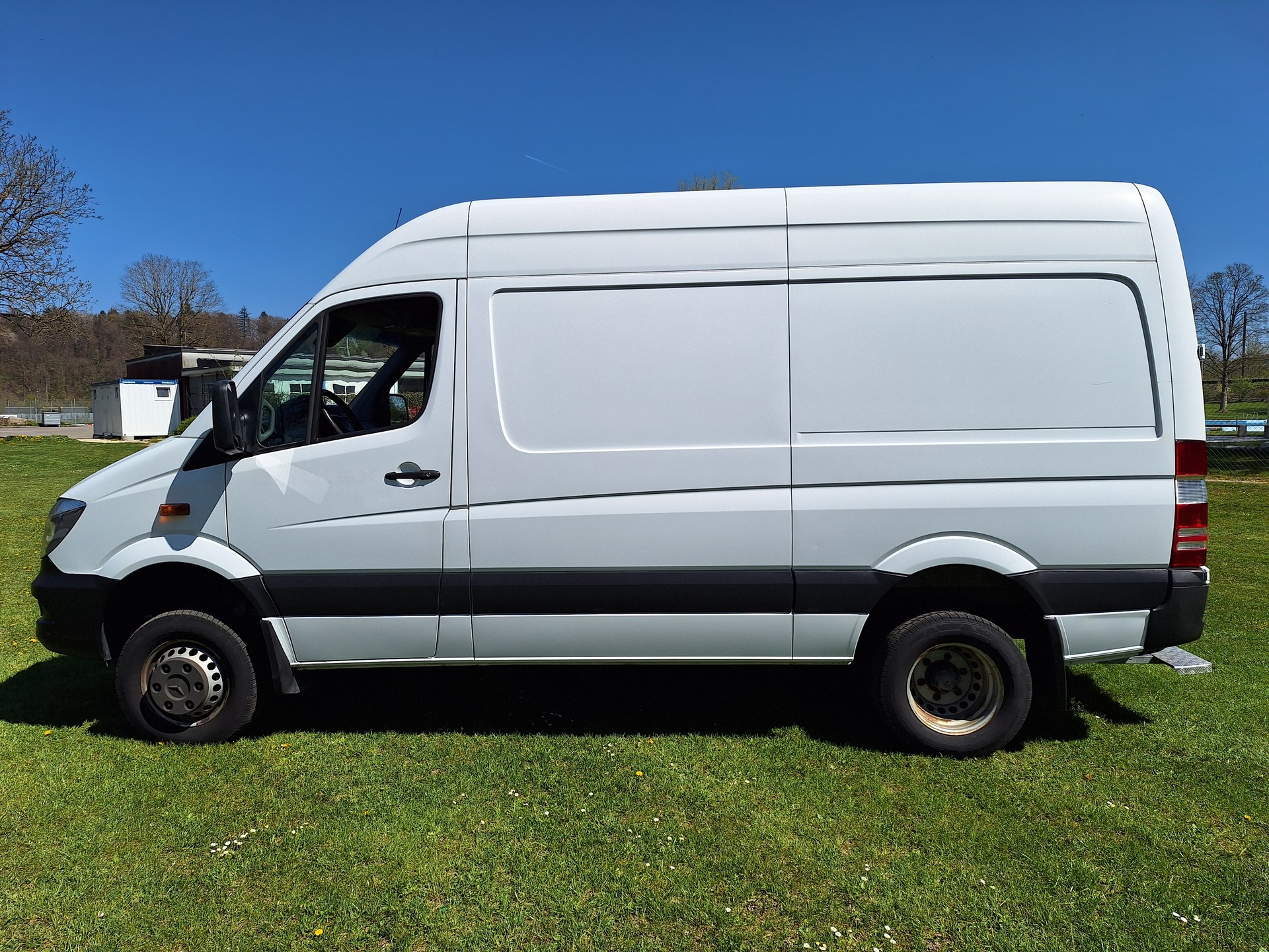 MERCEDES-BENZ Sprinter 516 CDI Standard 4x4 Automat-image-6