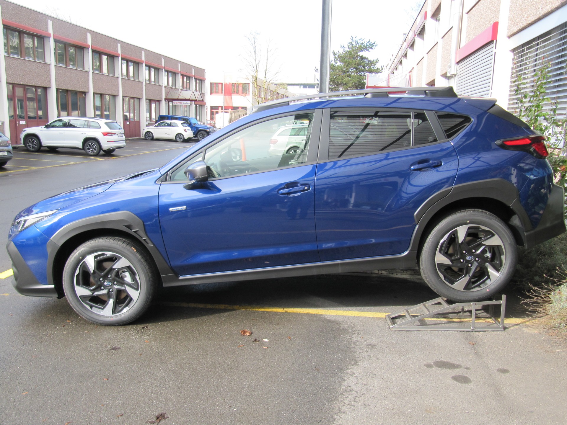 SUBARU Crosstrek 2.0 e-Boxer Swiss Plus AWD Lineartronic-image-3