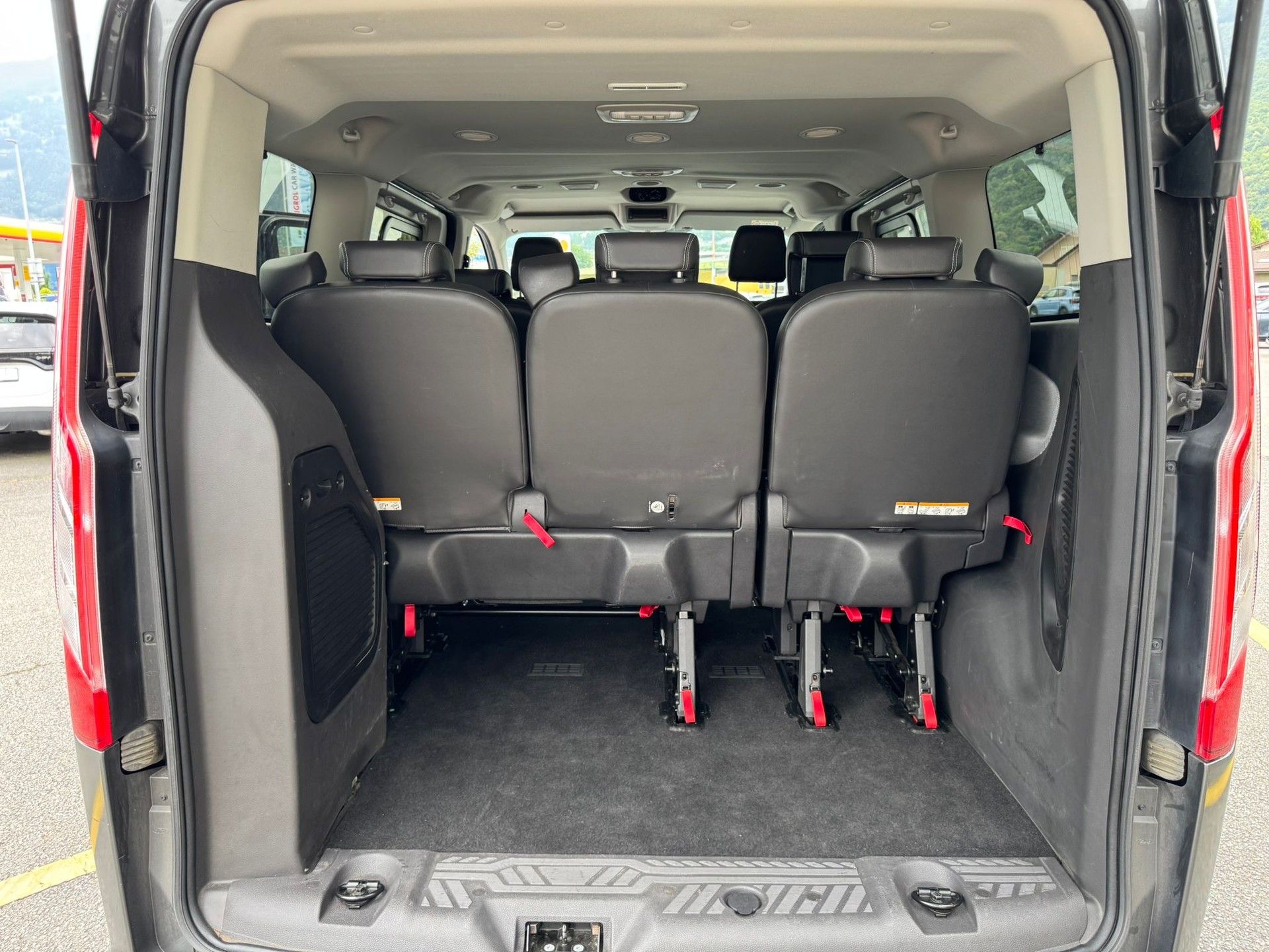 FORD Tourneo Cust 290L1Sport A-image-13