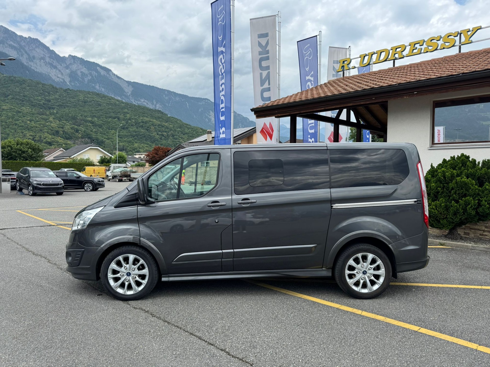 FORD Tourneo Cust 290L1Sport A-image-1