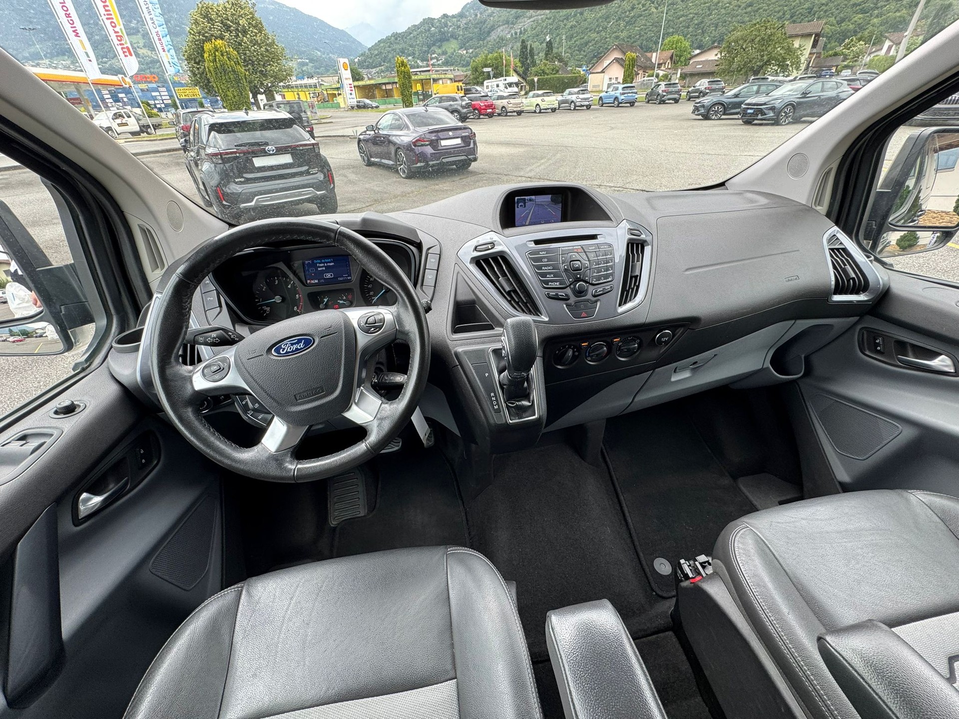 FORD Tourneo Cust 290L1Sport A-image-9
