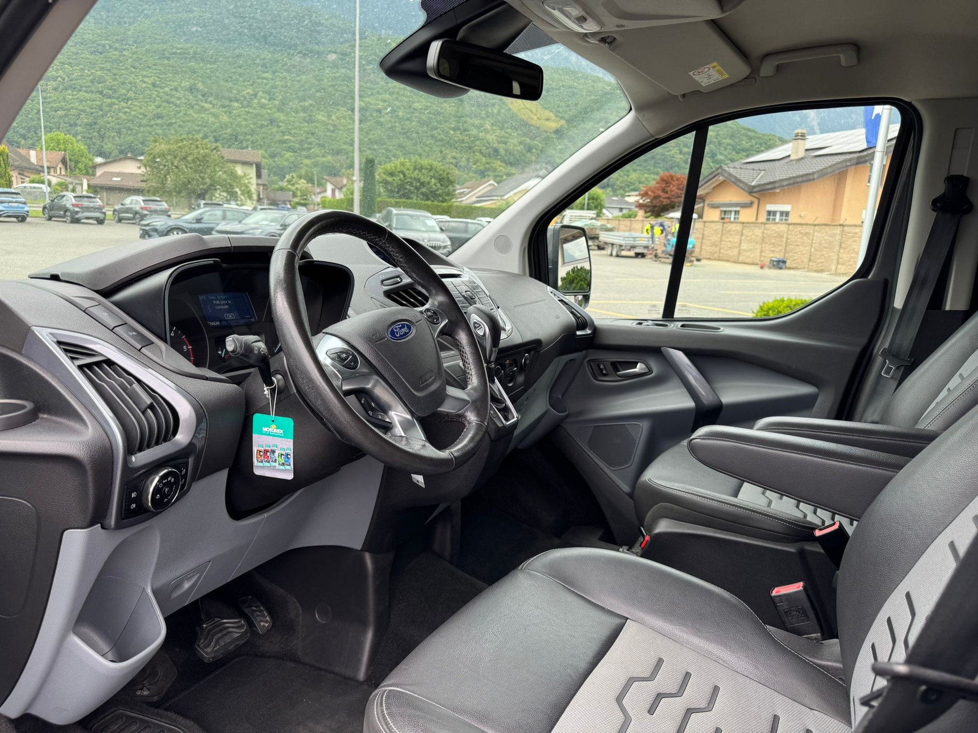FORD Tourneo Cust 290L1Sport A-image-8