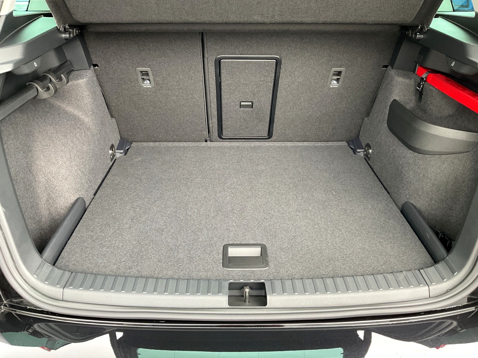 SKODA Karoq 1.5 TSI Selection DSG-image-11