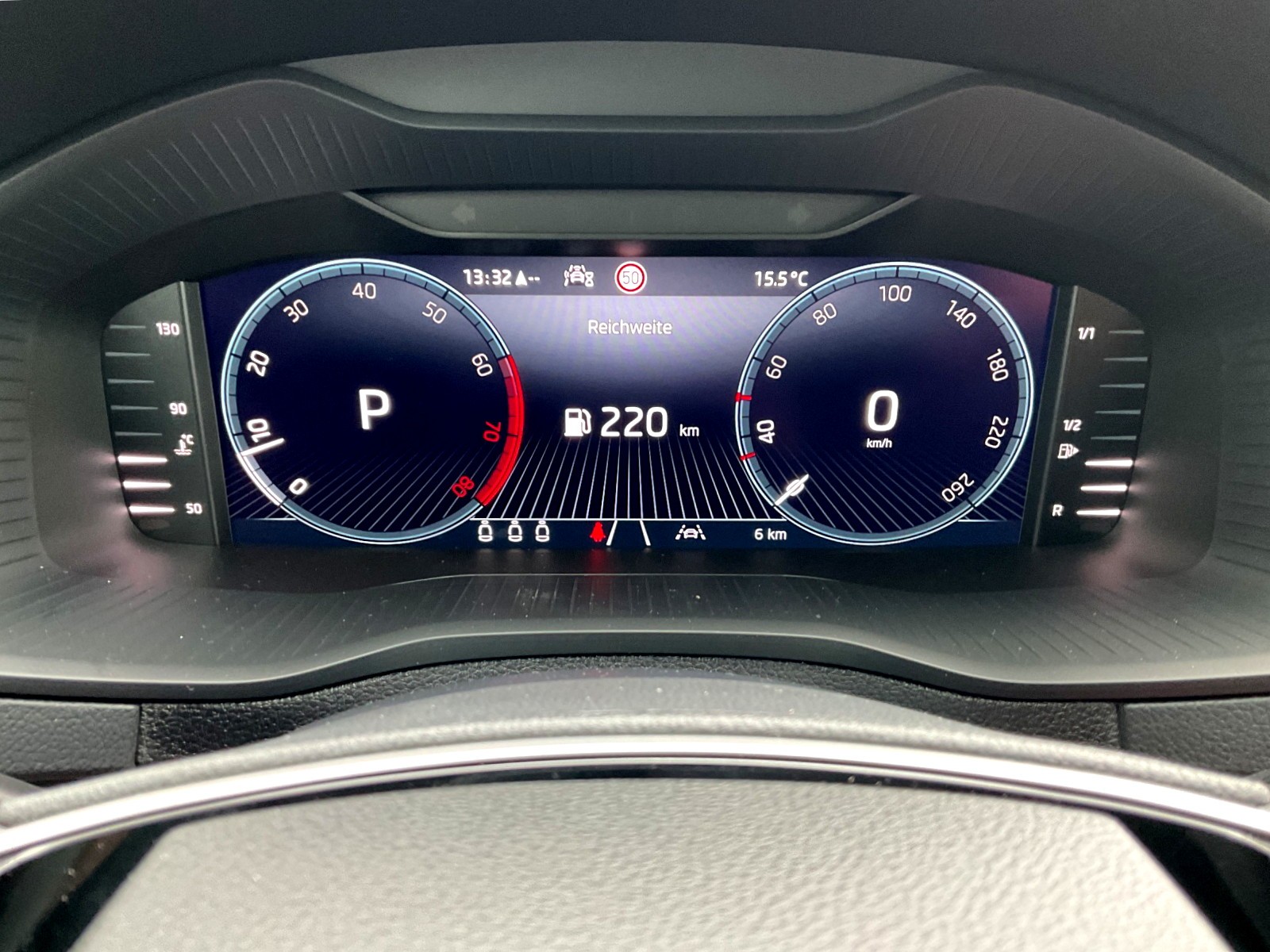SKODA Karoq 1.5 TSI Selection DSG-image-7