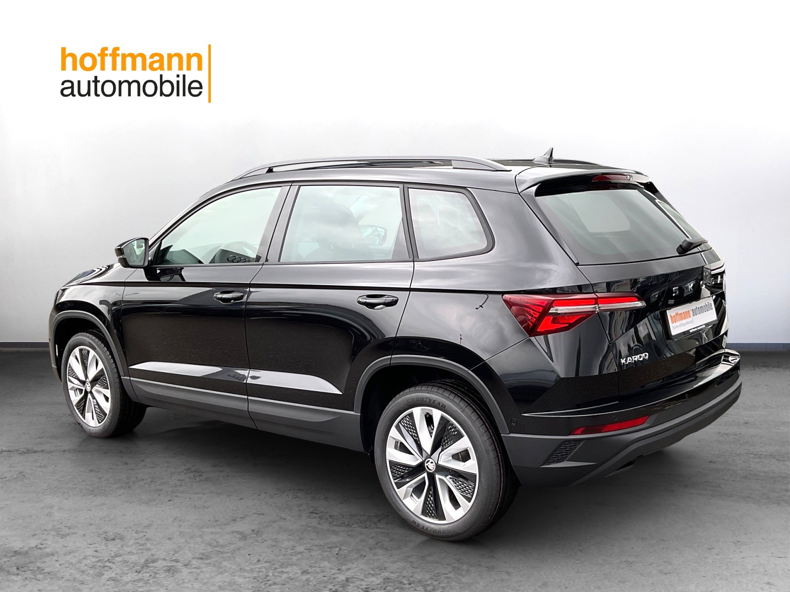 SKODA Karoq 1.5 TSI Selection DSG-image-5