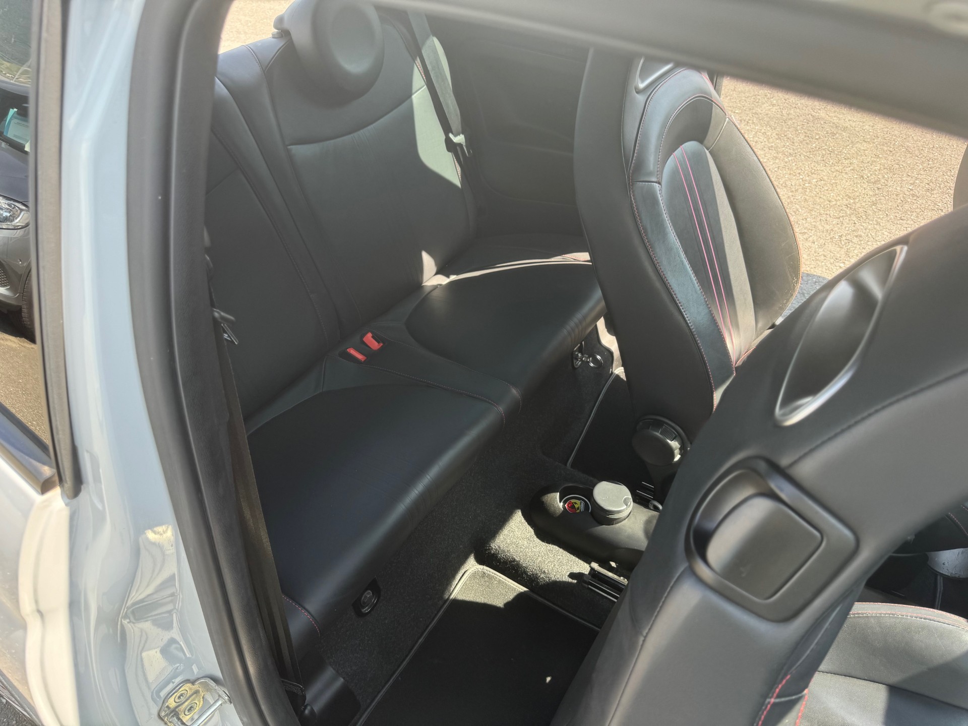 FIAT 500 1.4 16V Turbo Abarth-image-11