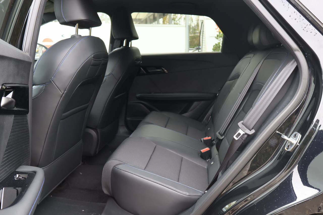 MG 4 64kWh Luxury-image-15