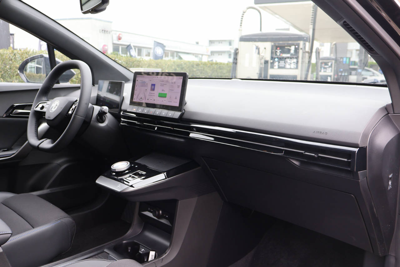 MG 4 64kWh Luxury-image-14