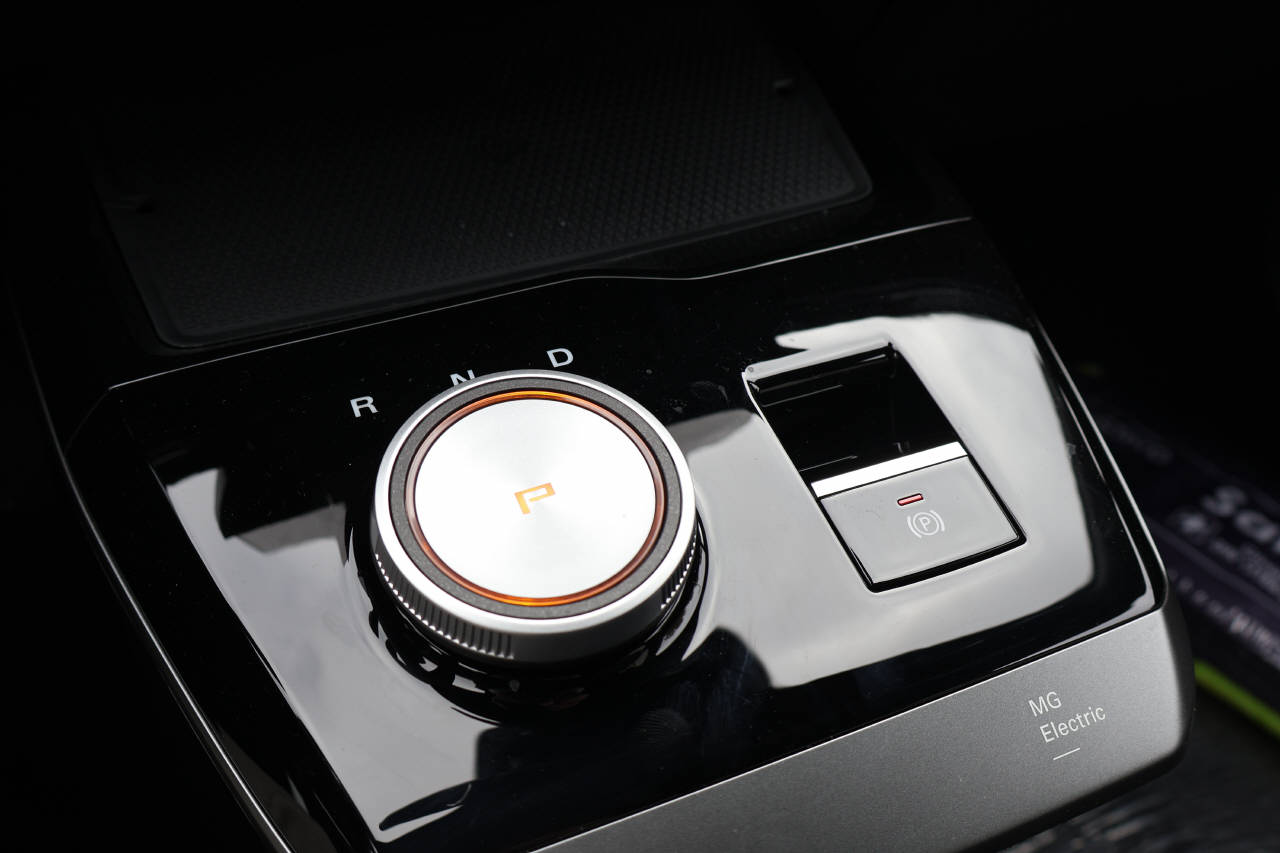 MG 4 64kWh Luxury-image-11