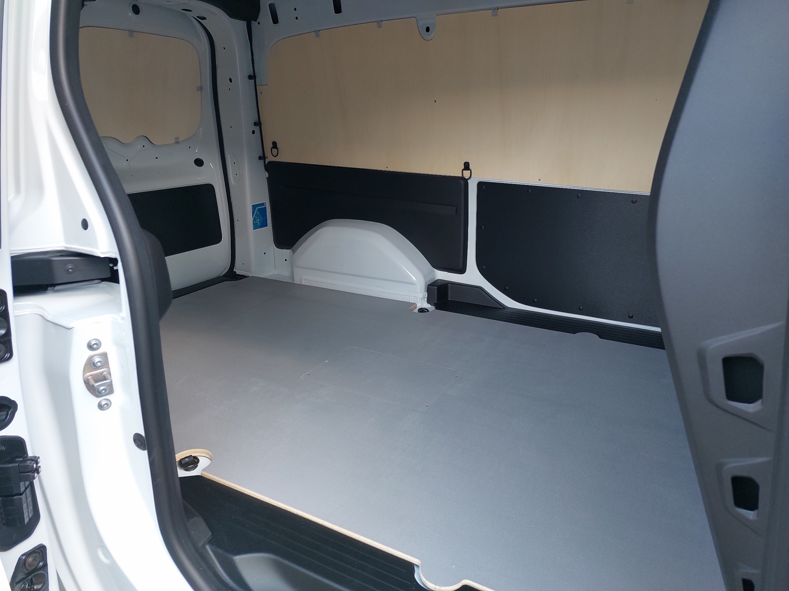 MERCEDES-BENZ eCitan 45kWh Pro-image-7