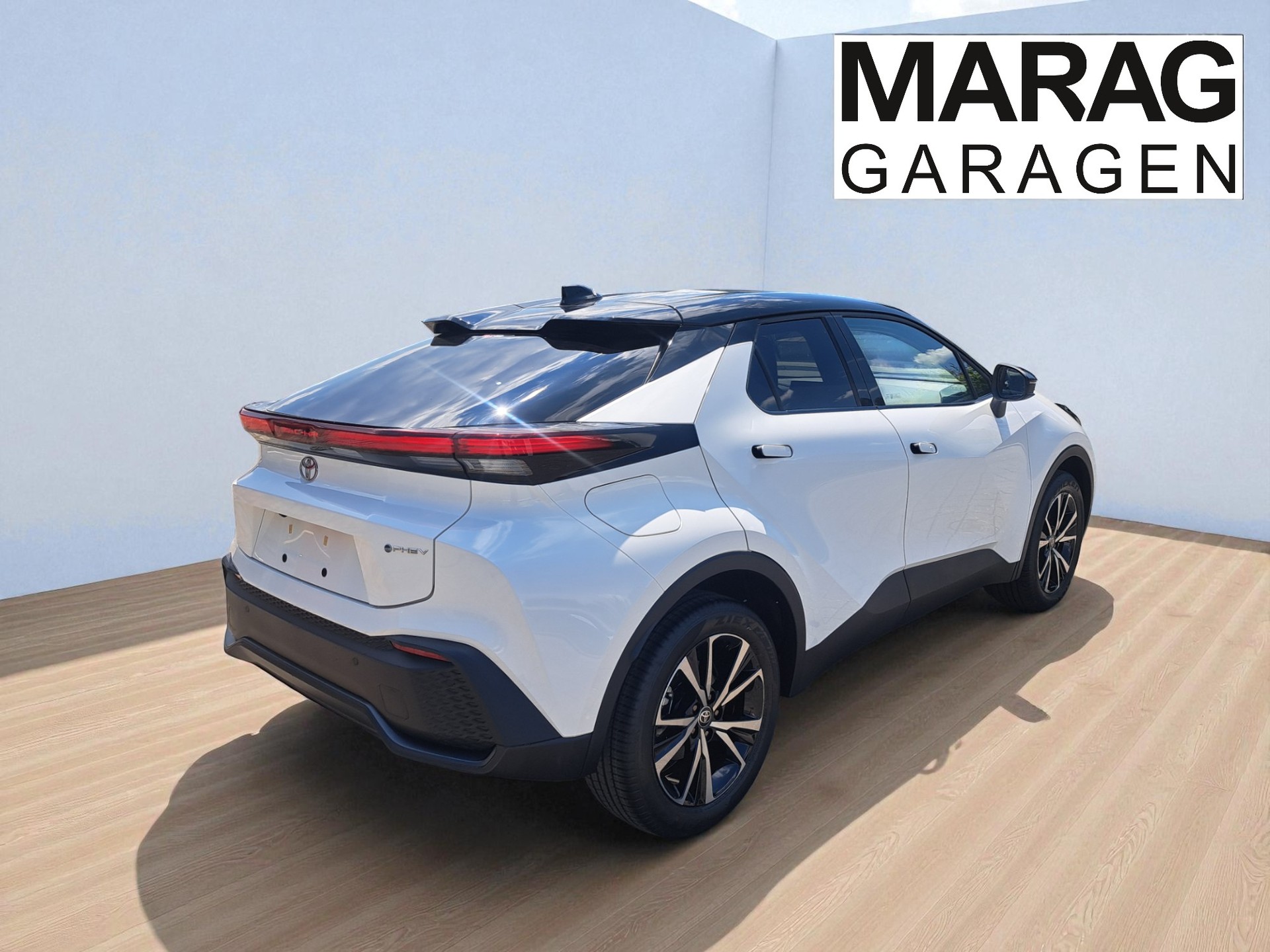 TOYOTA C-HR 2.0 PHEV CVT Swiss Edition-image-4