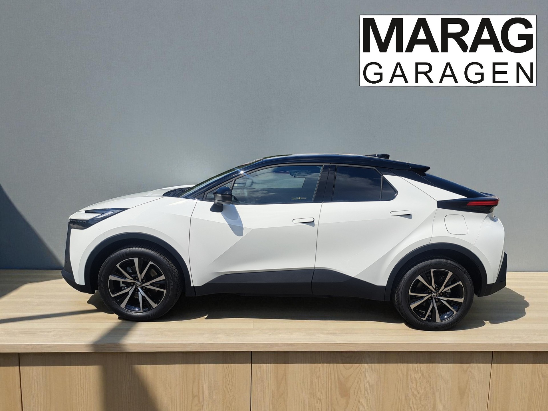 TOYOTA C-HR 2.0 PHEV CVT Swiss Edition-image-6