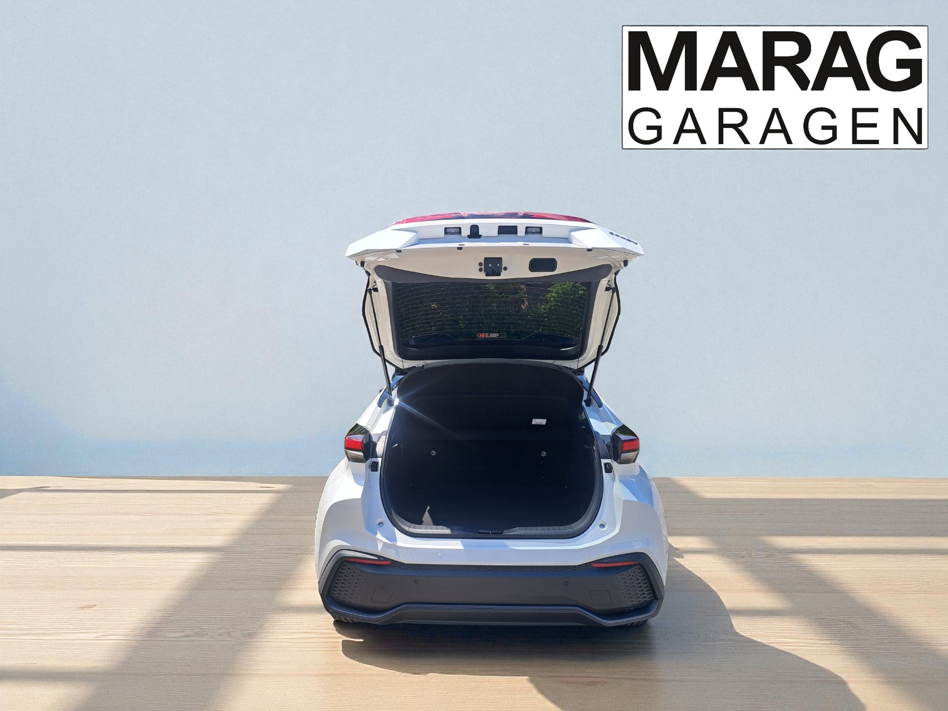 TOYOTA C-HR 2.0 PHEV CVT Swiss Edition-image-8