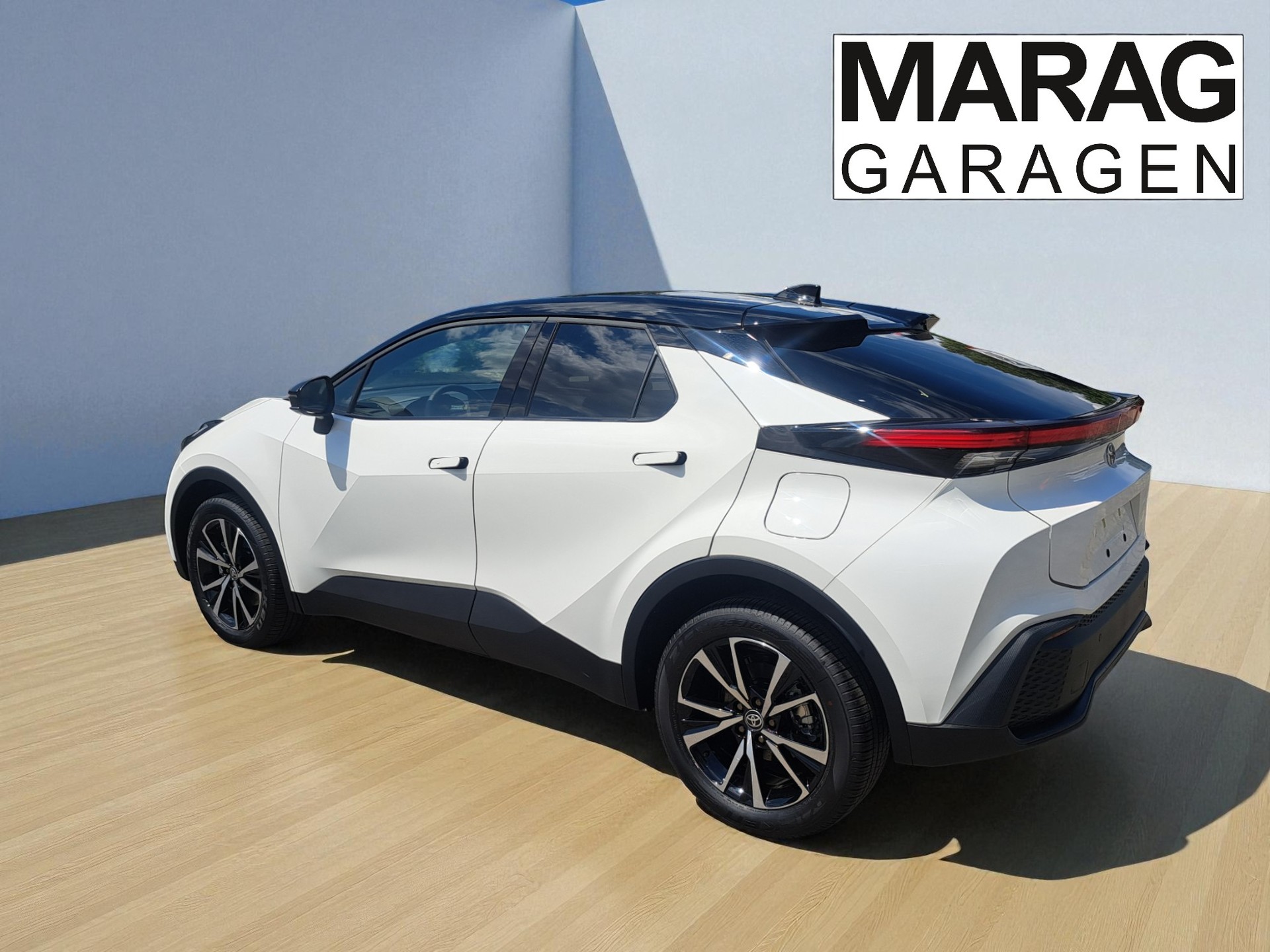 TOYOTA C-HR 2.0 PHEV CVT Swiss Edition-image-5