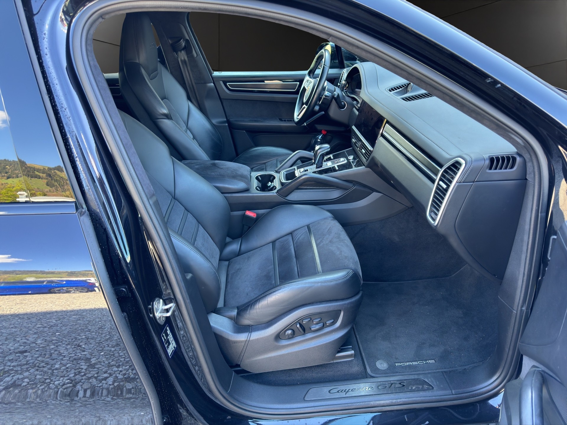 PORSCHE Cayenne GTS Coupé-image-10
