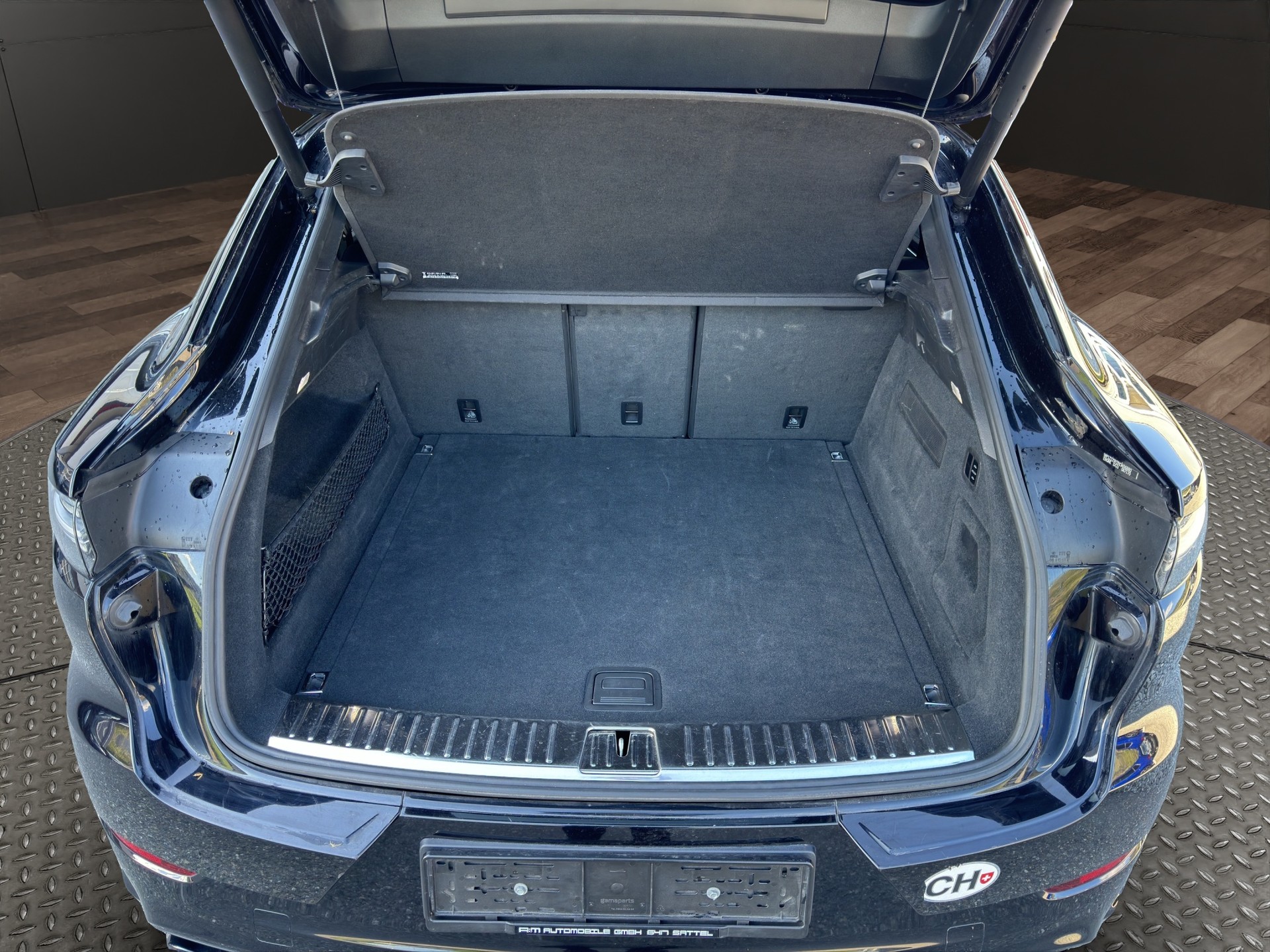 PORSCHE Cayenne GTS Coupé-image-9