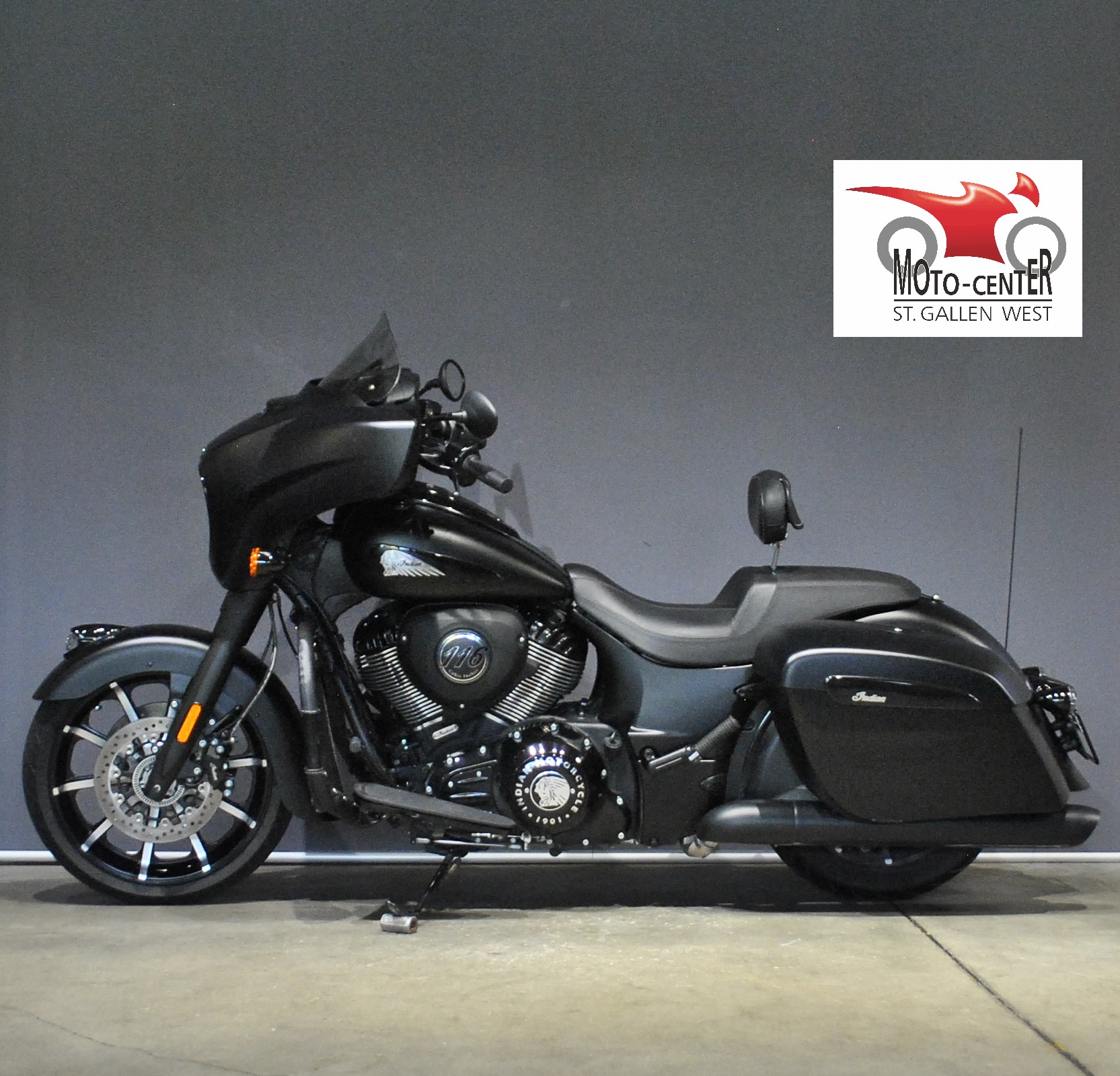 INDIAN Chieftain Dark Horse-showroom-element-2