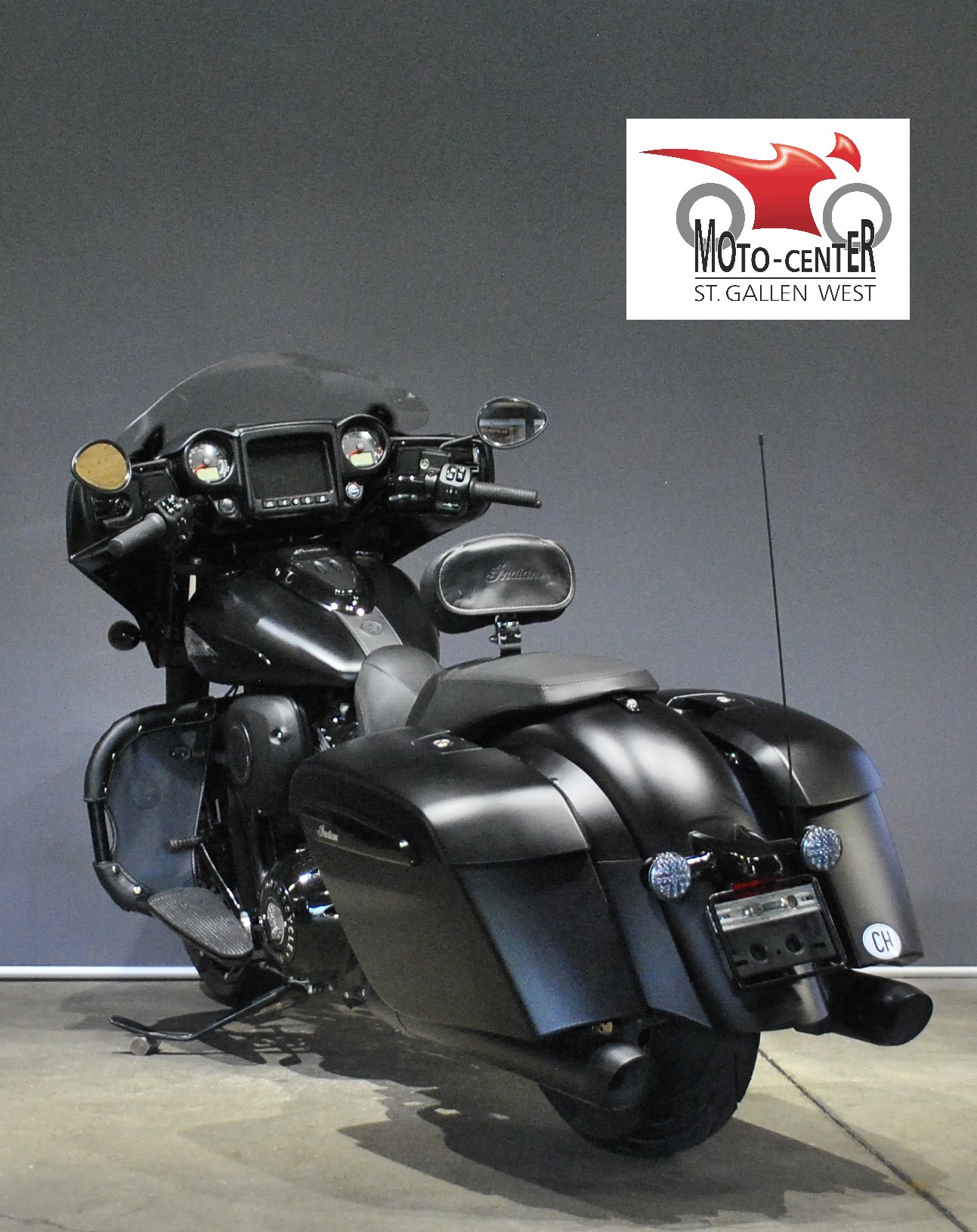INDIAN Chieftain Dark Horse-showroom-element-3