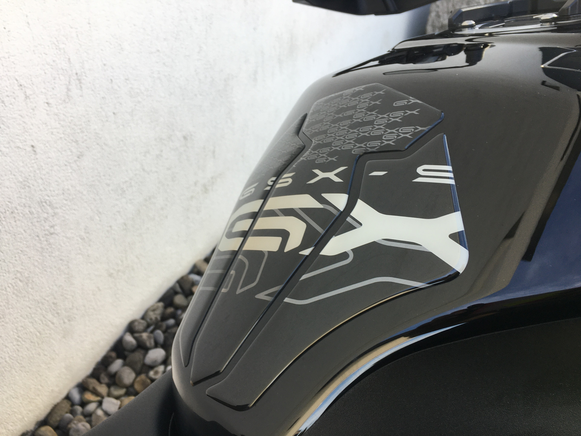 SUZUKI GSX-S 1000 GX-showroom-element-3