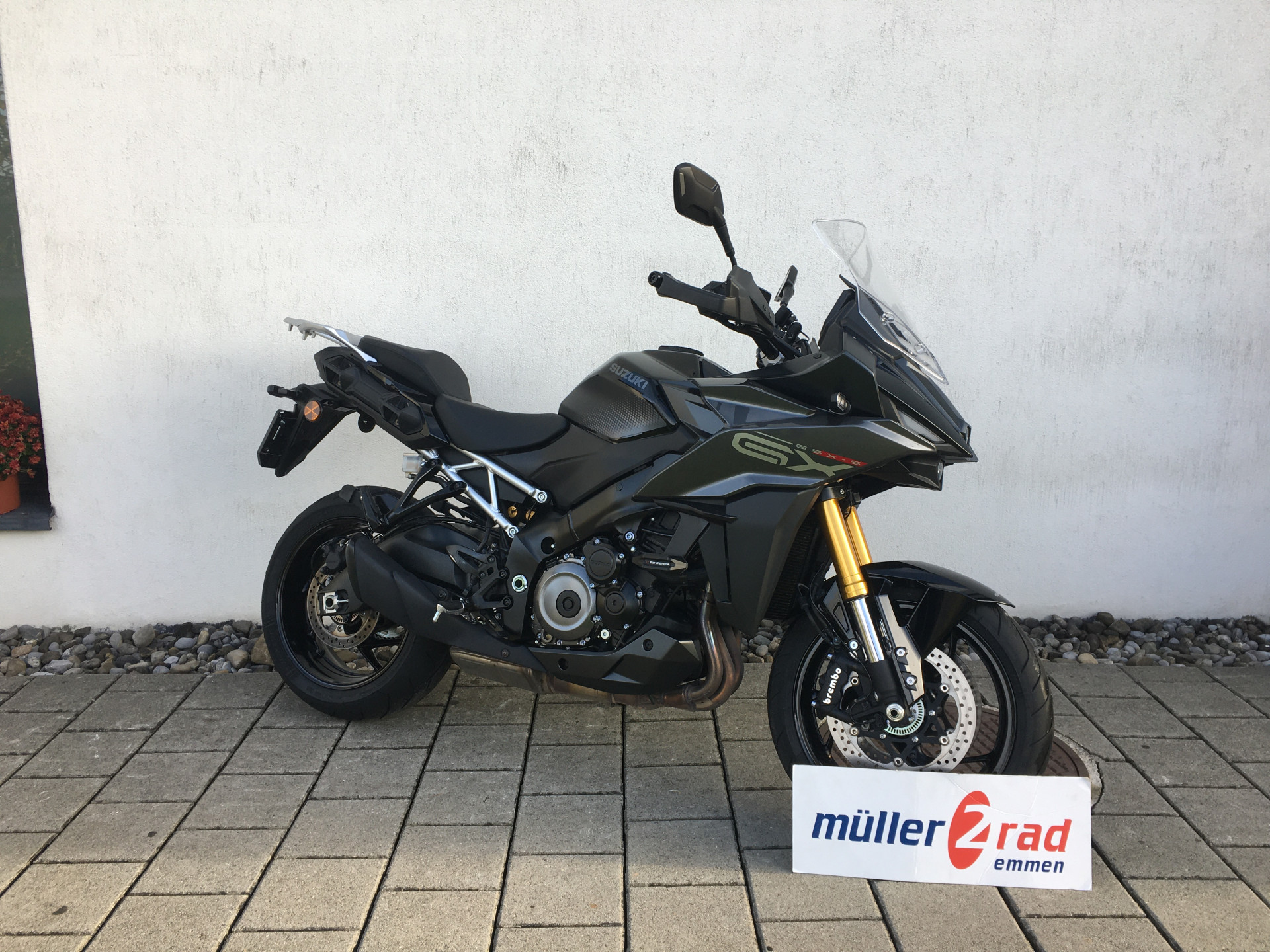 SUZUKI GSX-S 1000 GX-showroom-element-1
