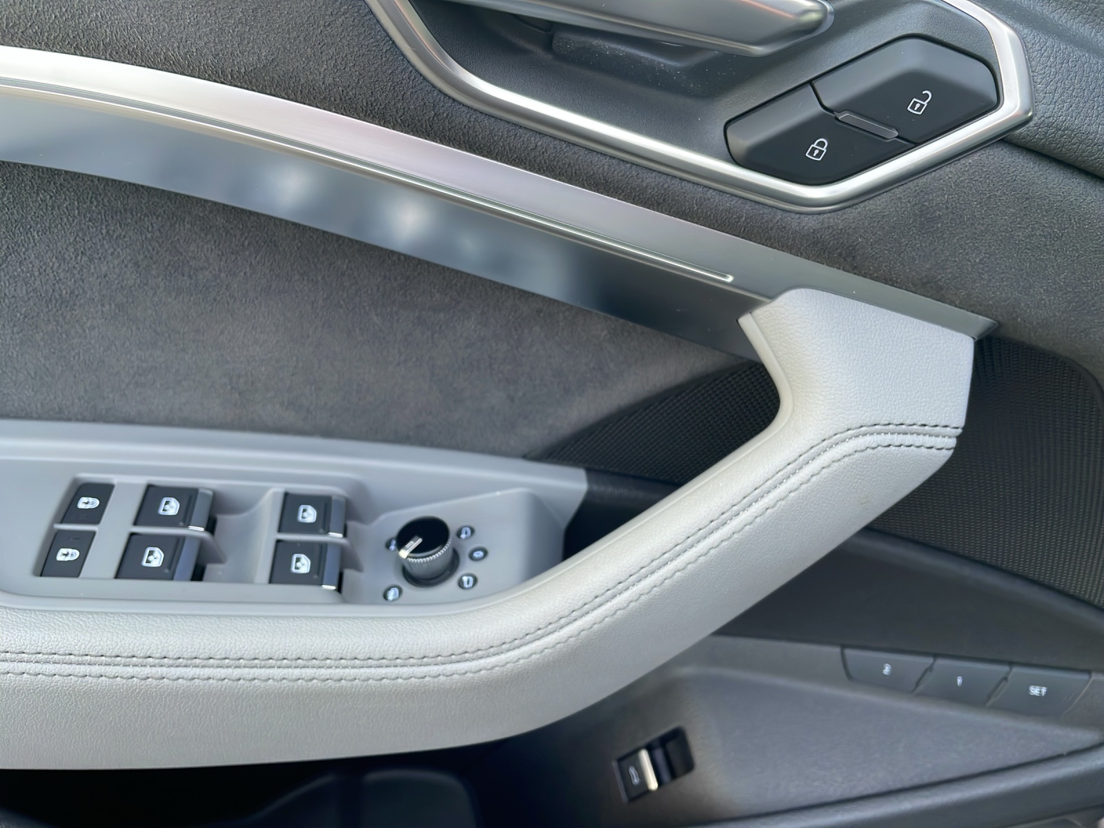 AUDI e-tron 55 Sportback Advanced quattro-image-9