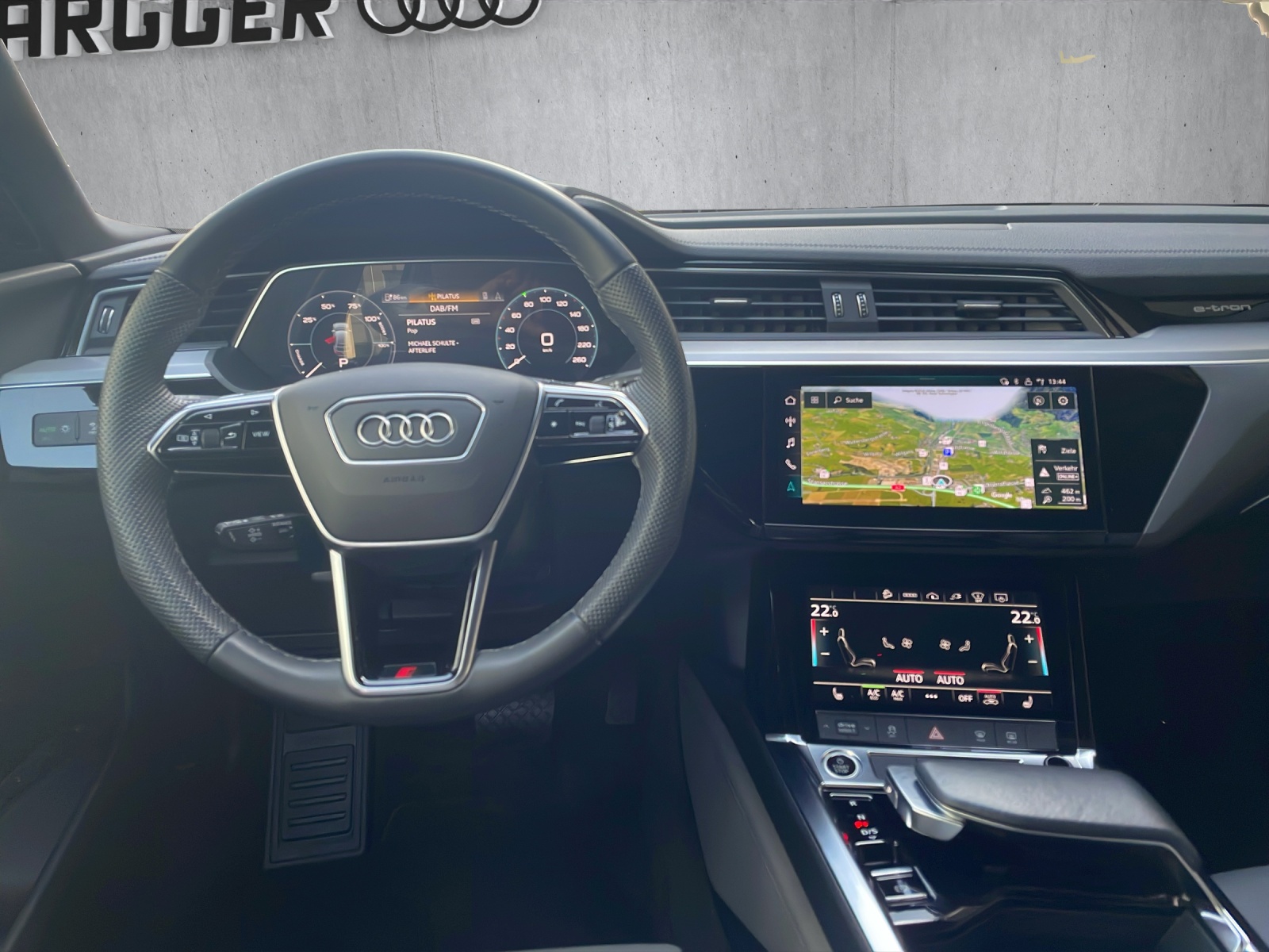 AUDI e-tron 55 Sportback Advanced quattro-image-10