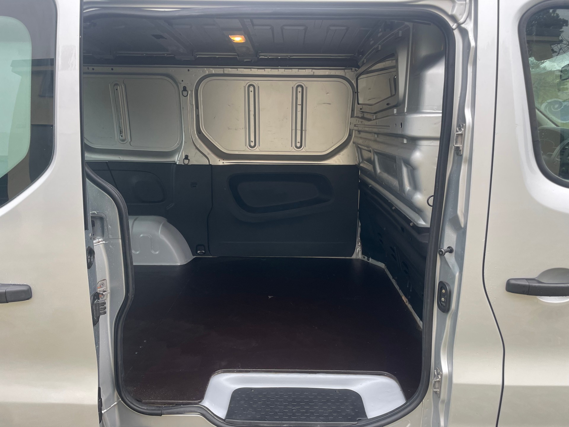 OPEL Vivaro 1.6 CDTI 2.9t L1H1-image-6