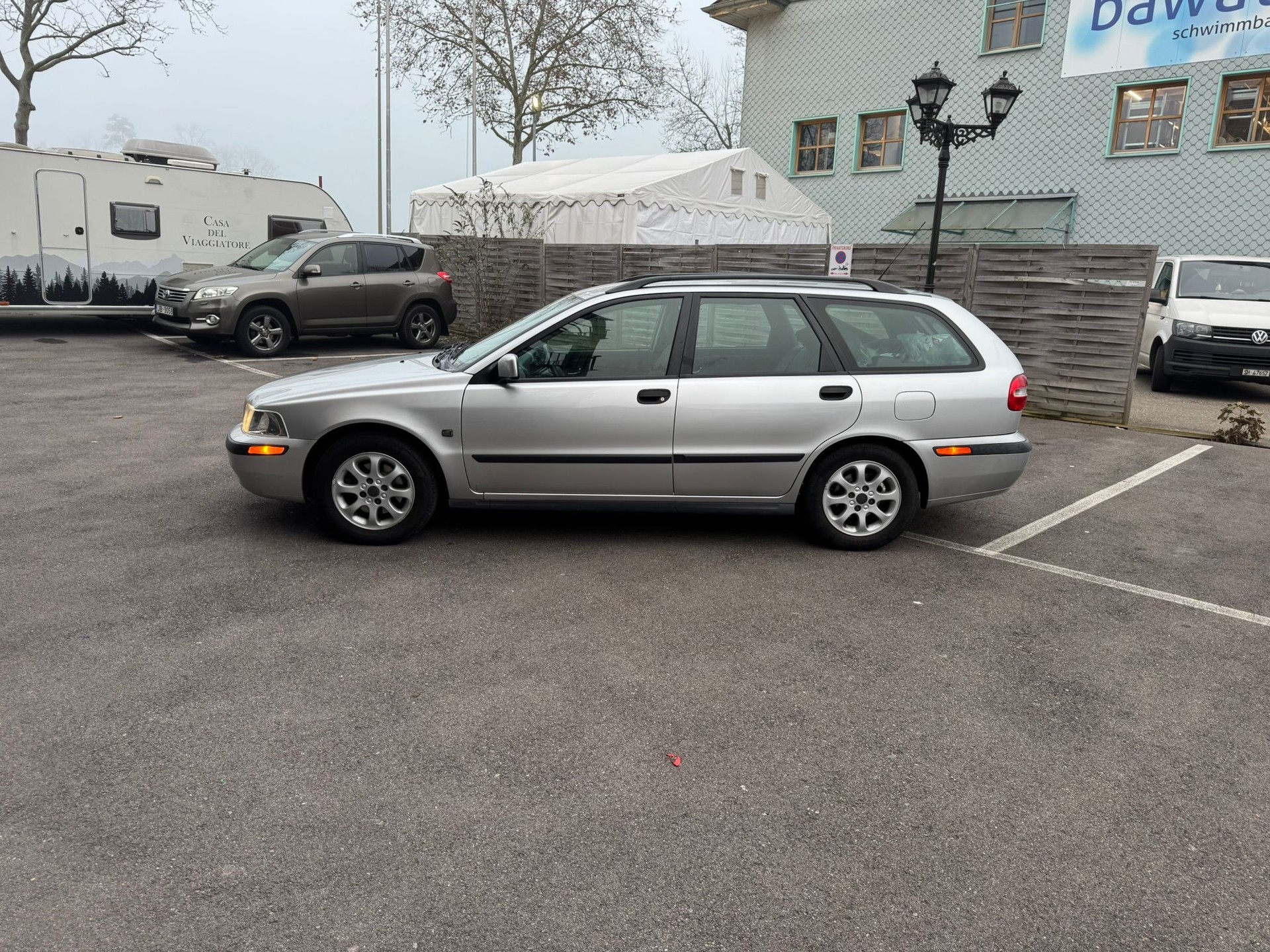 VOLVO V40 1.6 Dynamic Edition-image-3