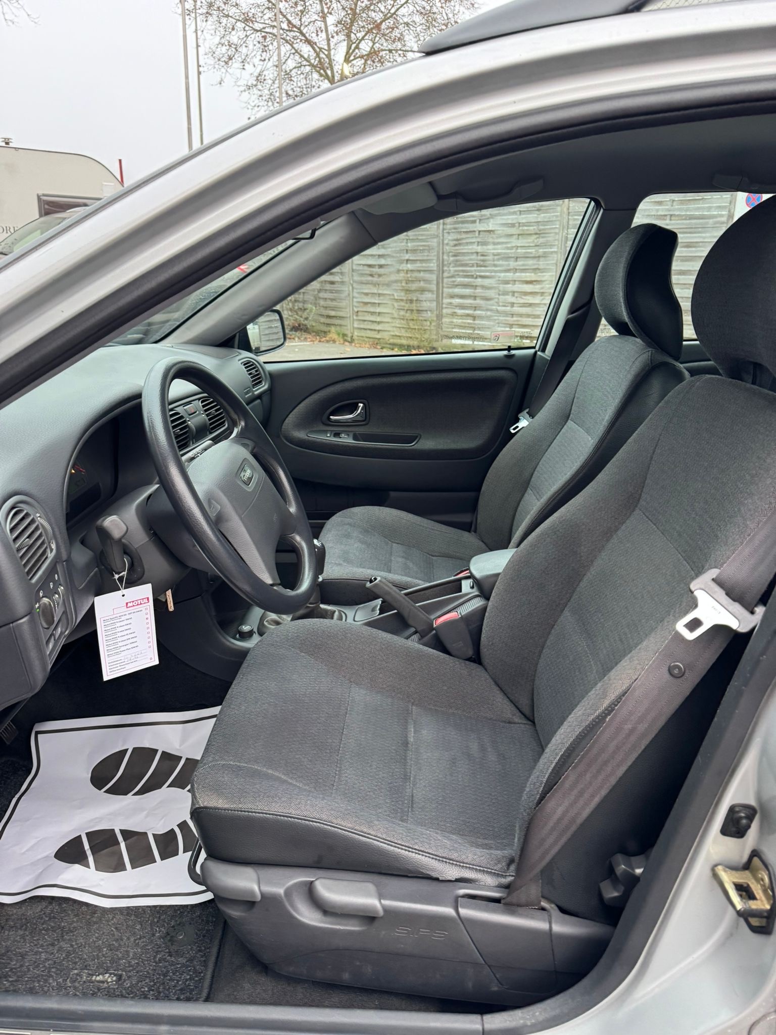VOLVO V40 1.6 Dynamic Edition-image-8