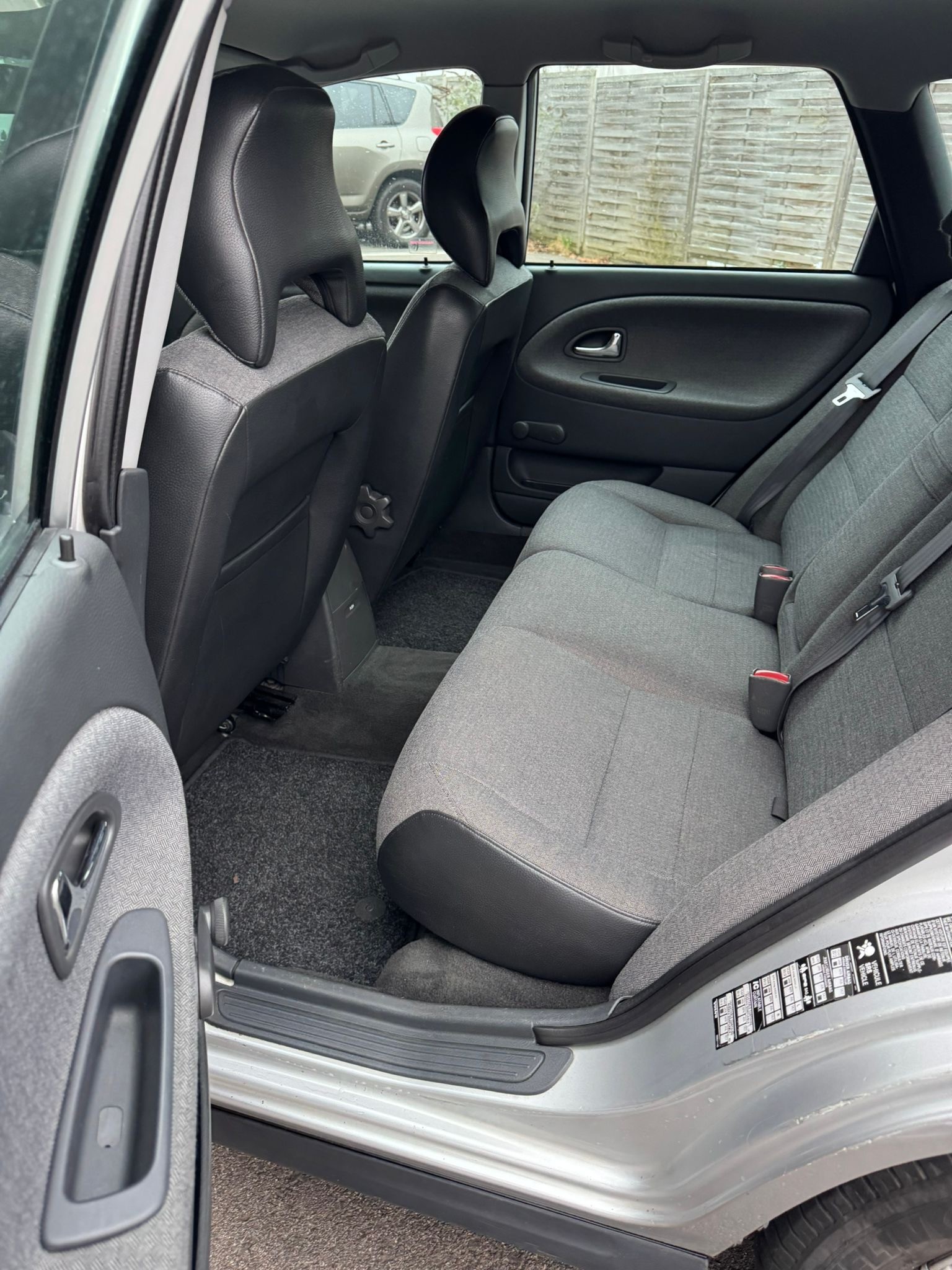 VOLVO V40 1.6 Dynamic Edition-image-9