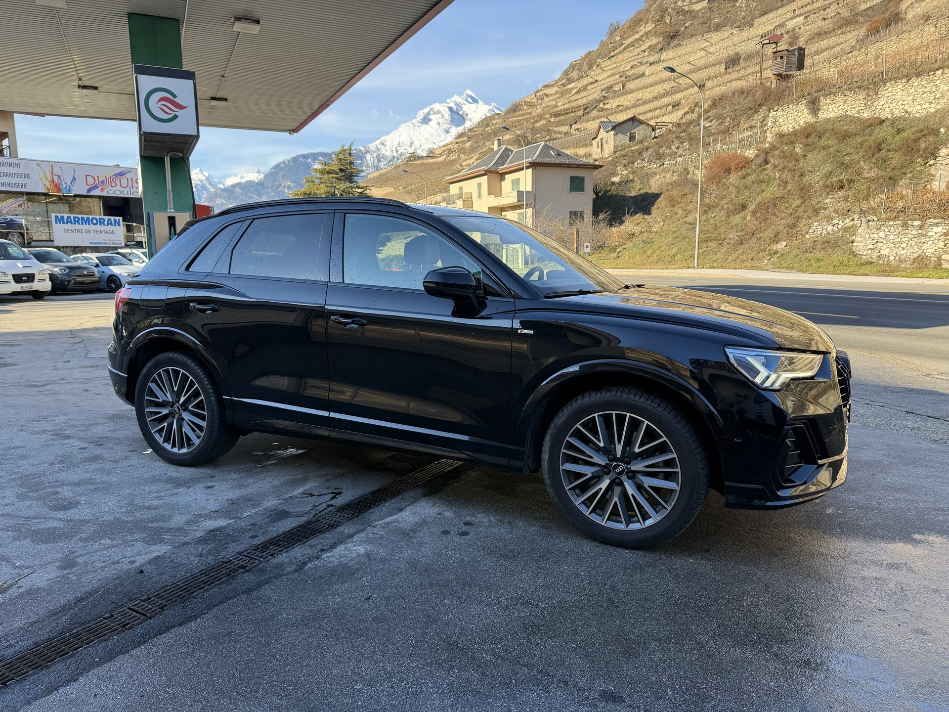 AUDI Q3 40 TDI S line quattro S-tronic-image-6