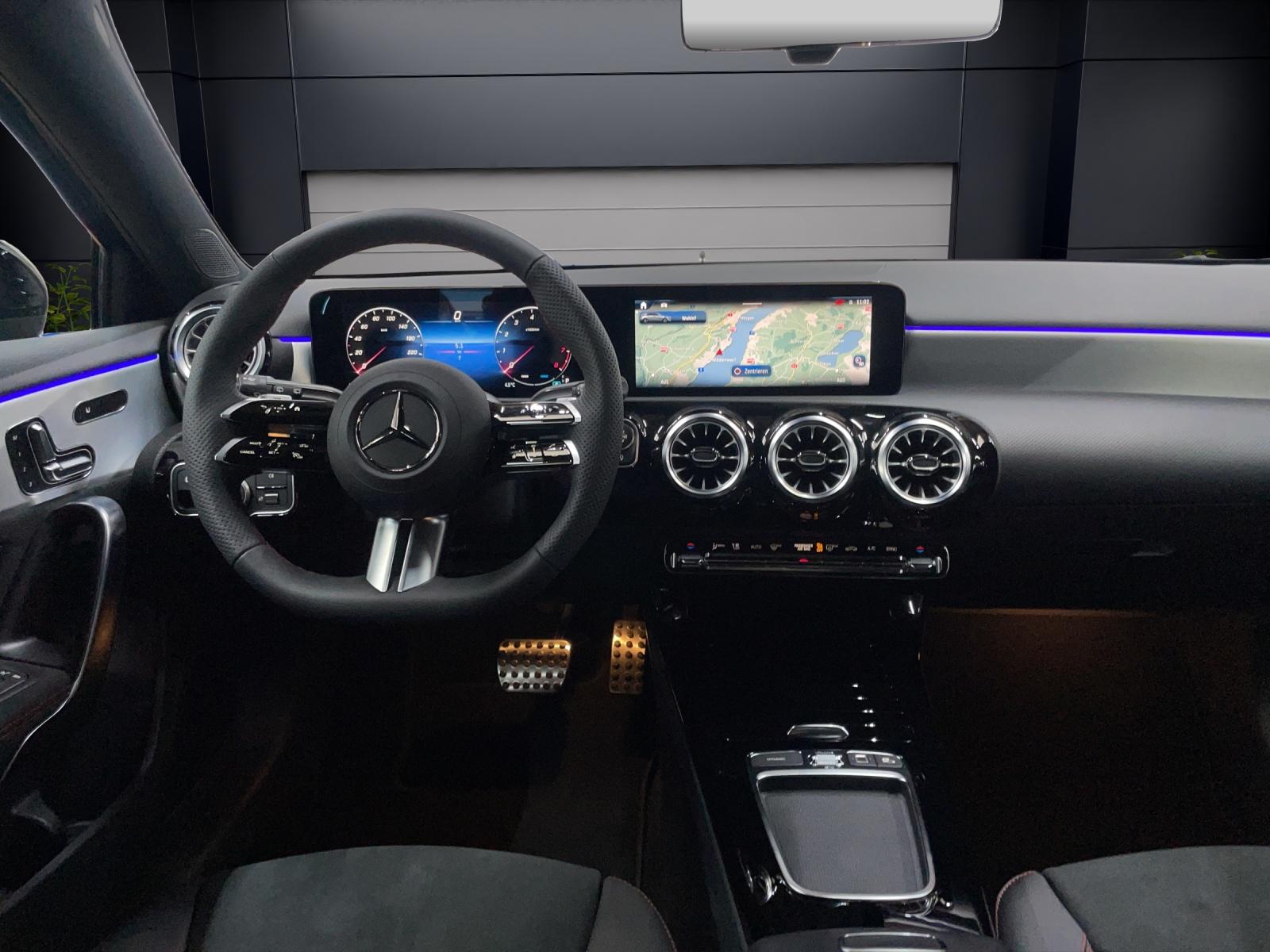 MERCEDES-BENZ A 200 Night Star AMG Line-image-5
