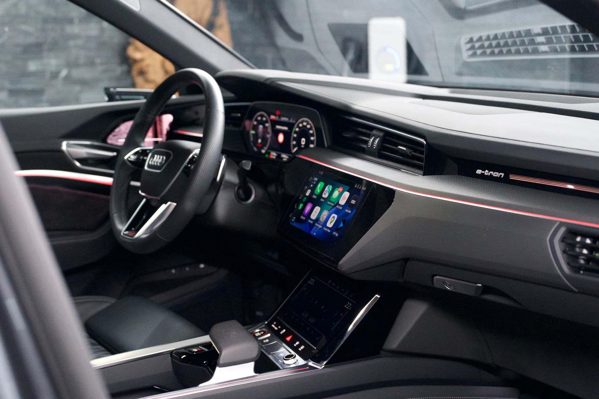 AUDI e-tron S Sportback quattro-image-7