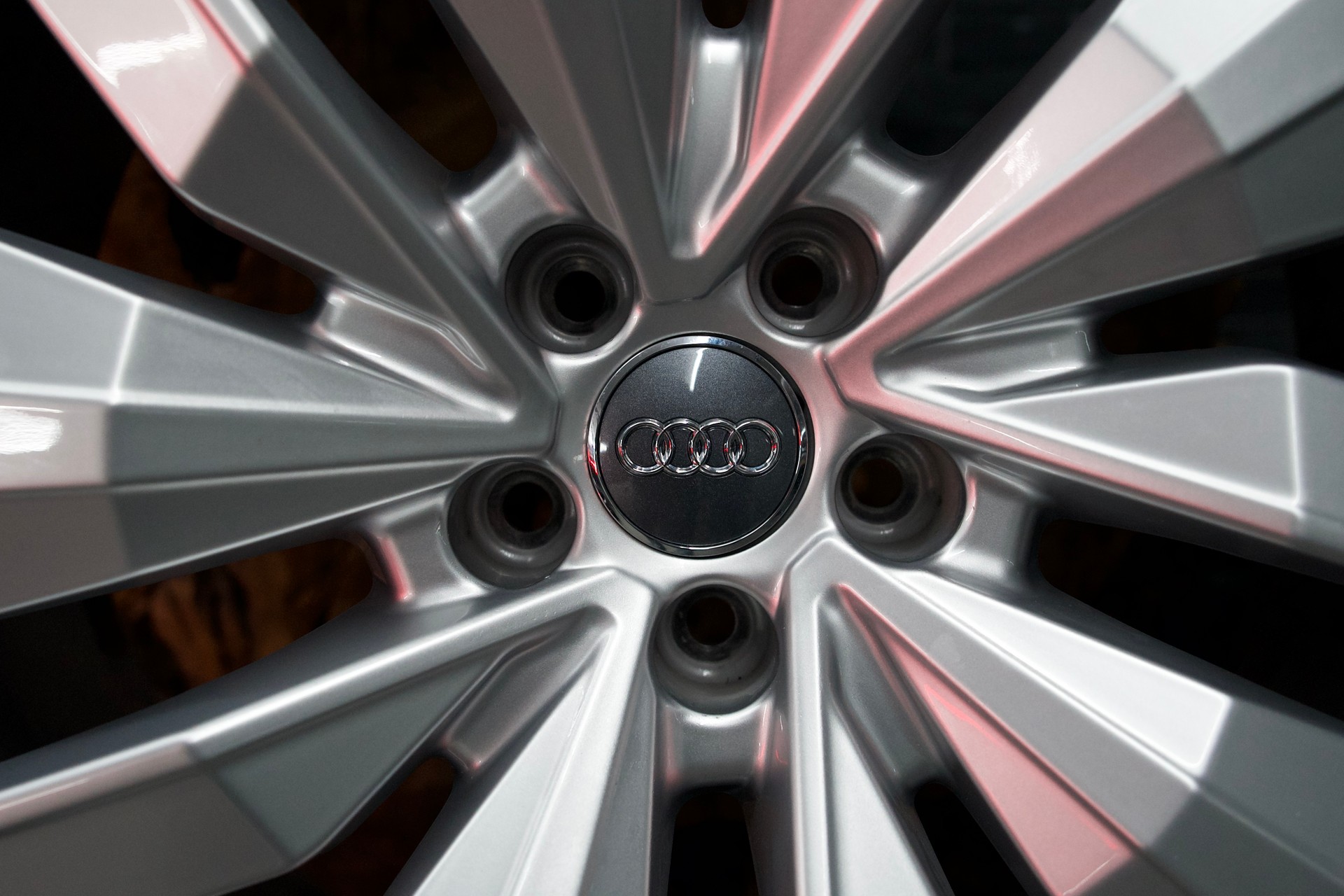 AUDI e-tron S Sportback quattro-image-18