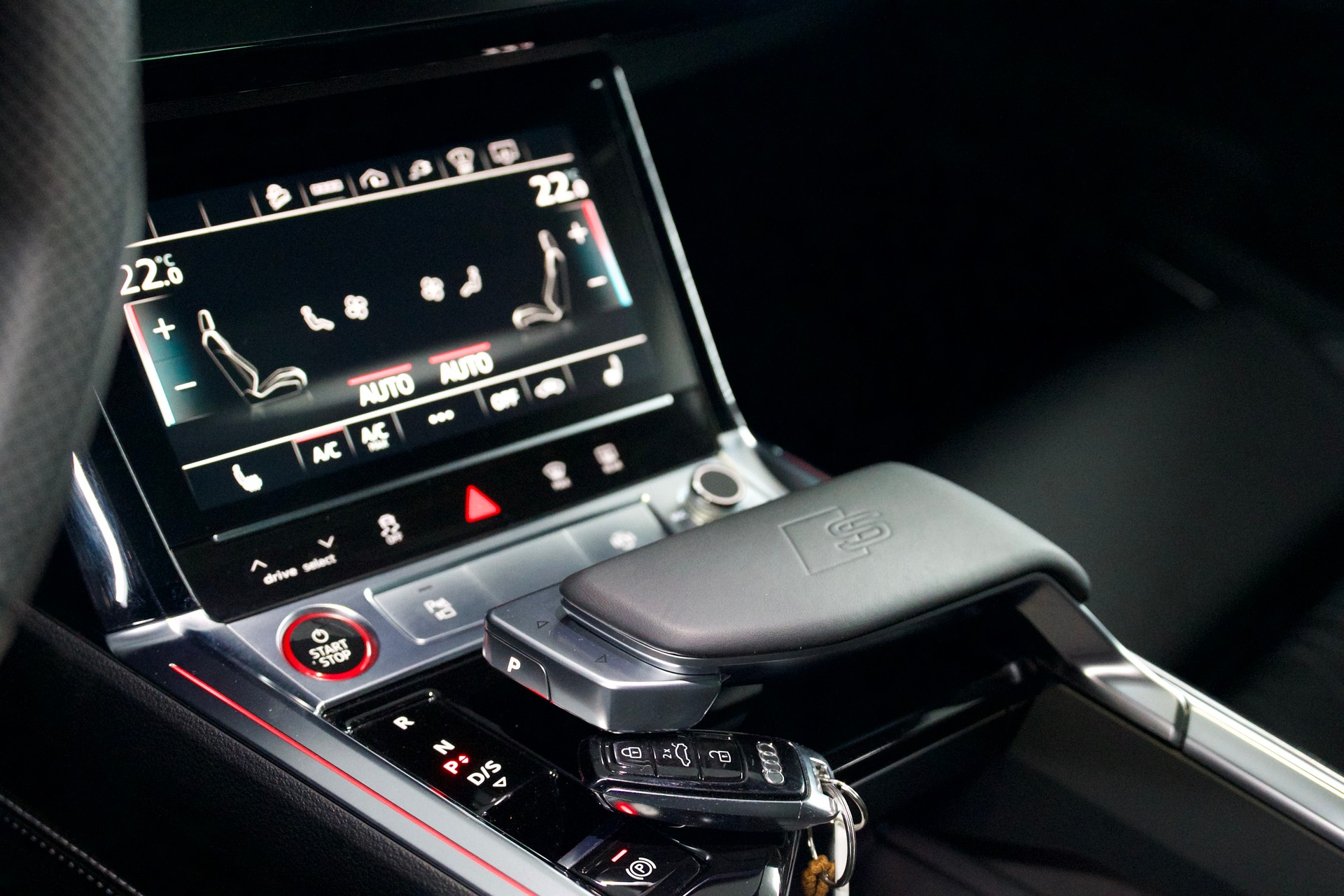 AUDI e-tron S Sportback quattro-image-6