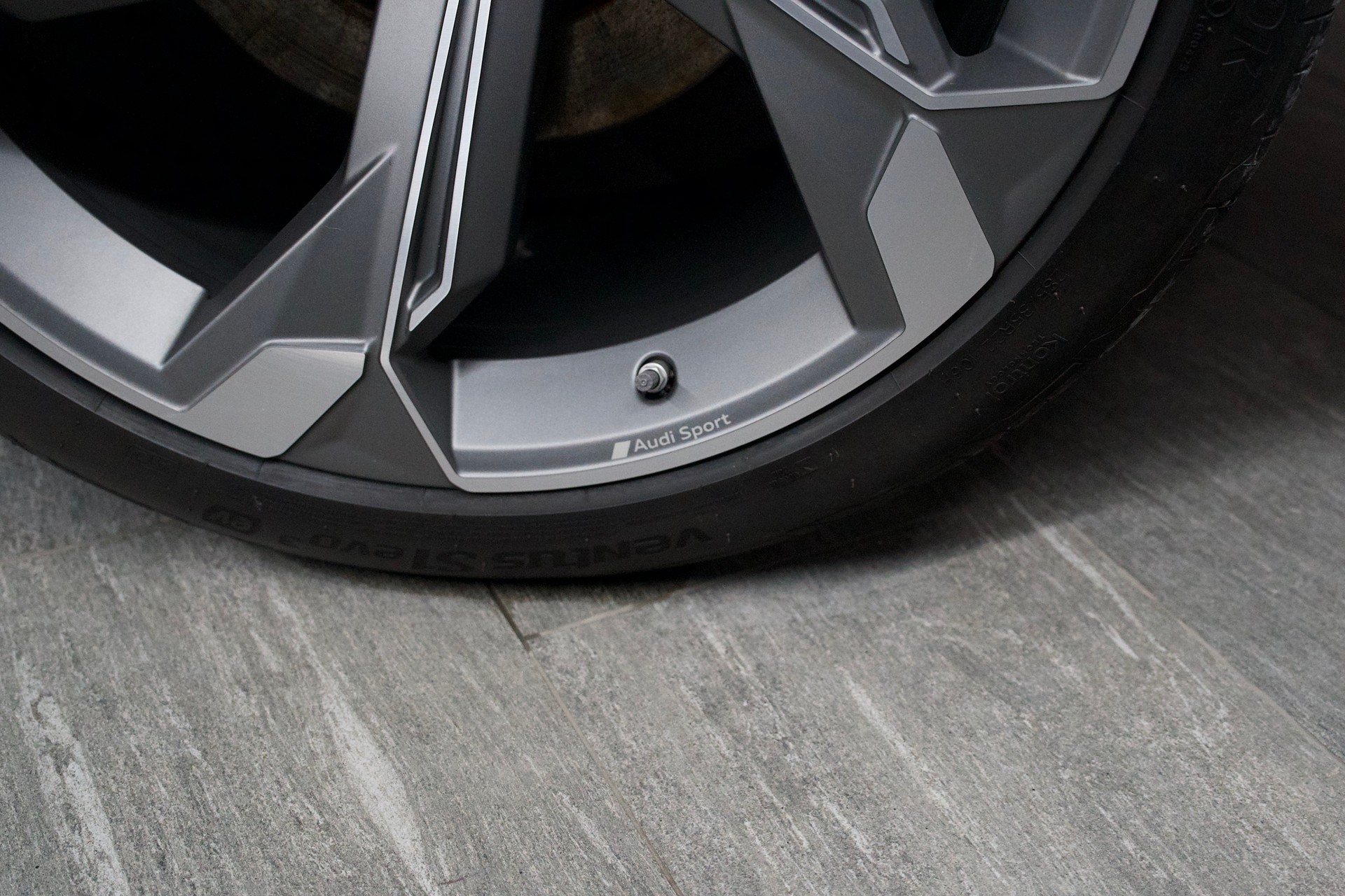 AUDI e-tron S Sportback quattro-image-16