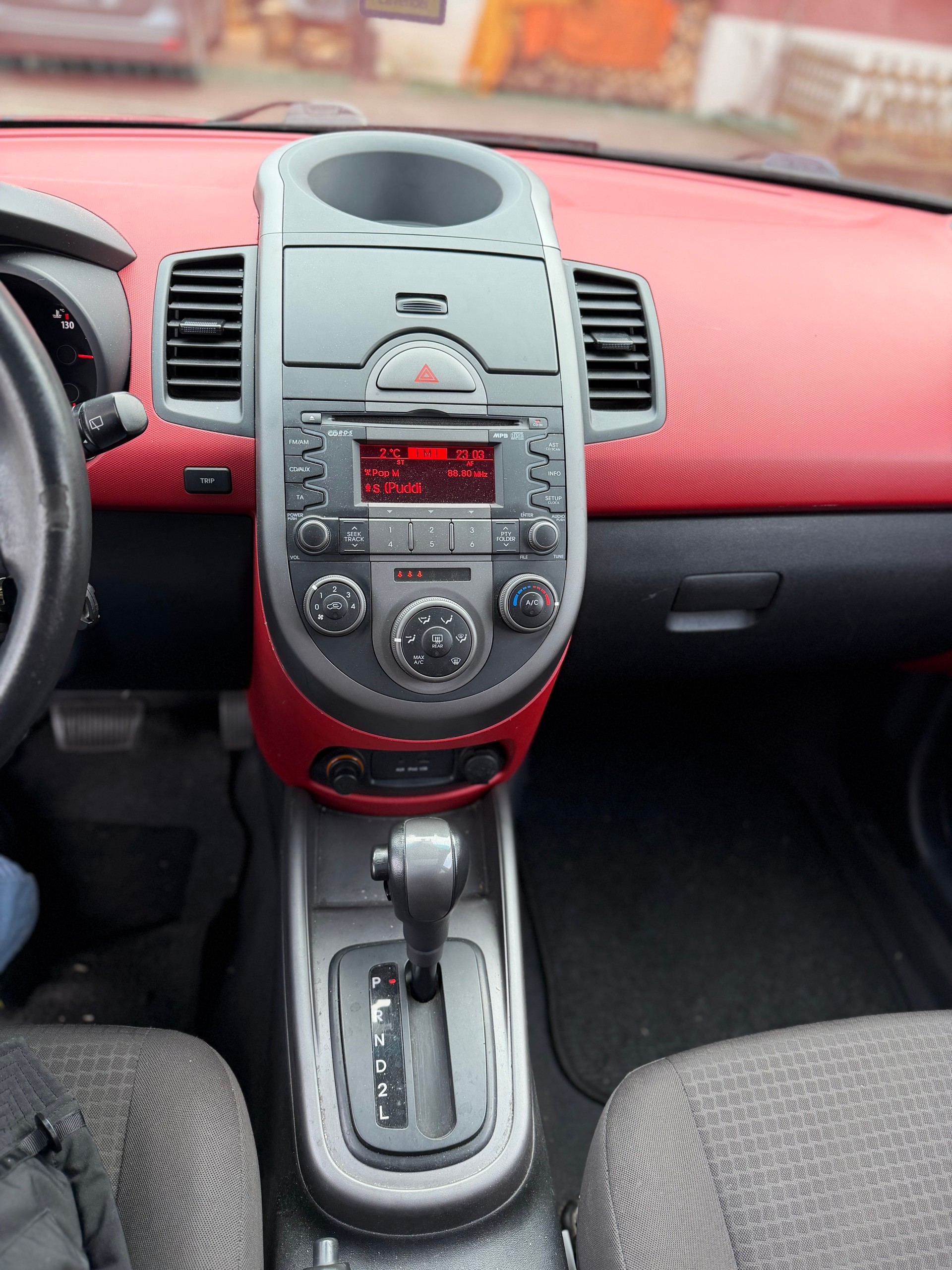 KIA Soul 1.6 CRDi Style Automatic-image-8