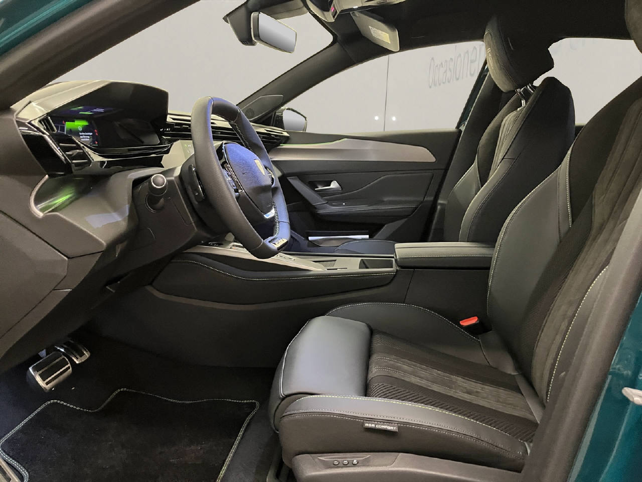 PEUGEOT 308 1.2 Hybrid GT-image-4