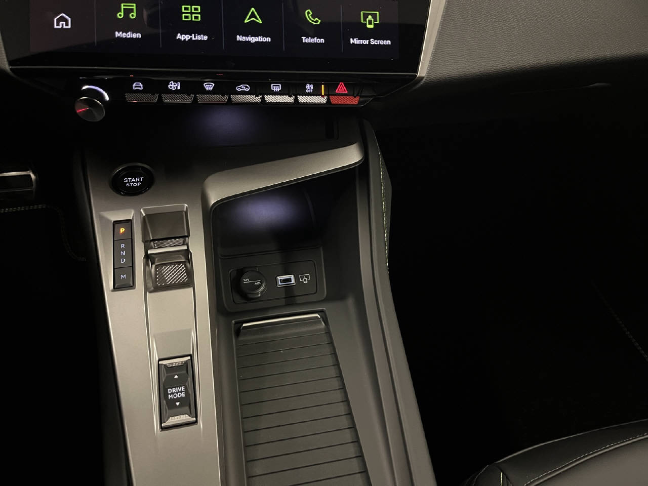 PEUGEOT 308 1.2 Hybrid GT-image-8