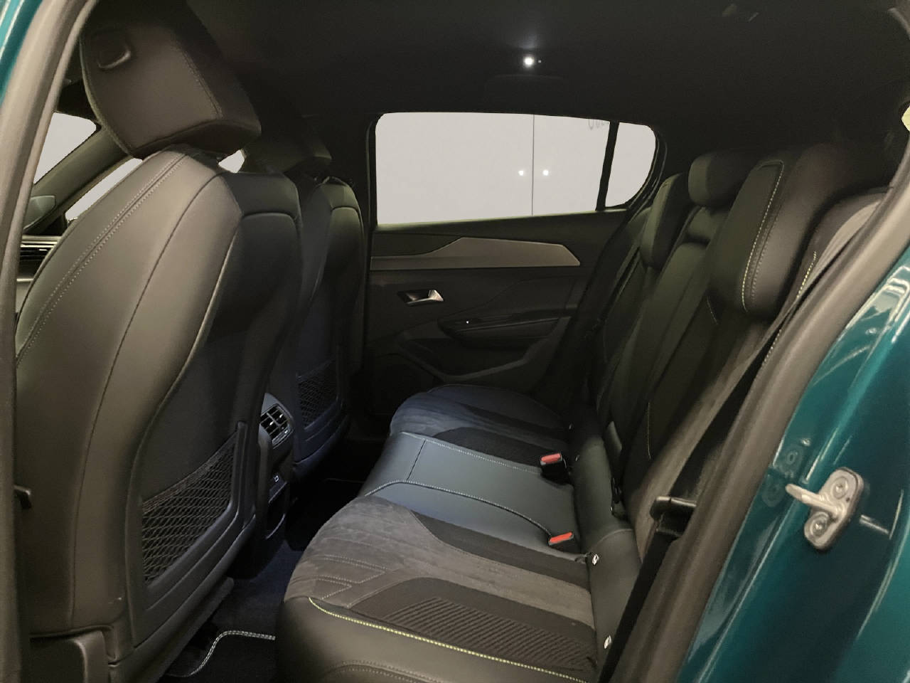 PEUGEOT 308 1.2 Hybrid GT-image-10