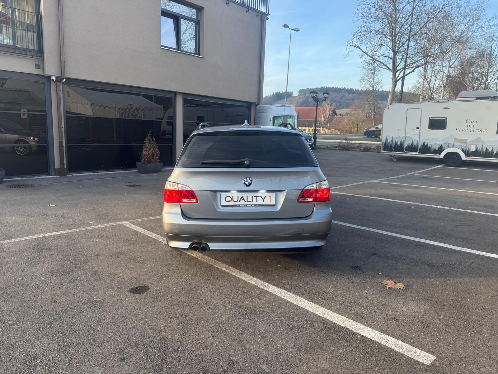 BMW 530xi Touring-image-7