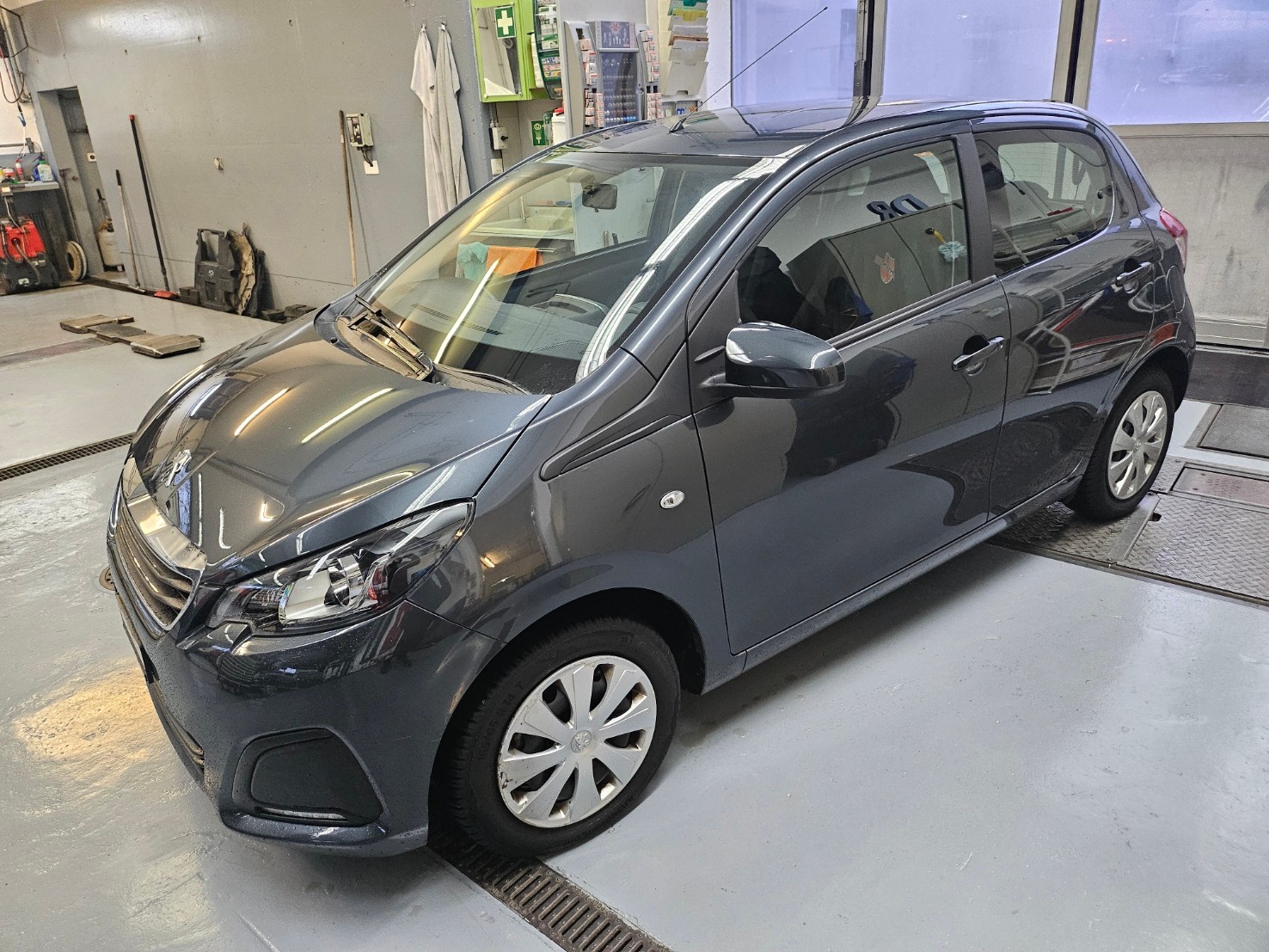 PEUGEOT 108 1.0 VTi Active-image-2